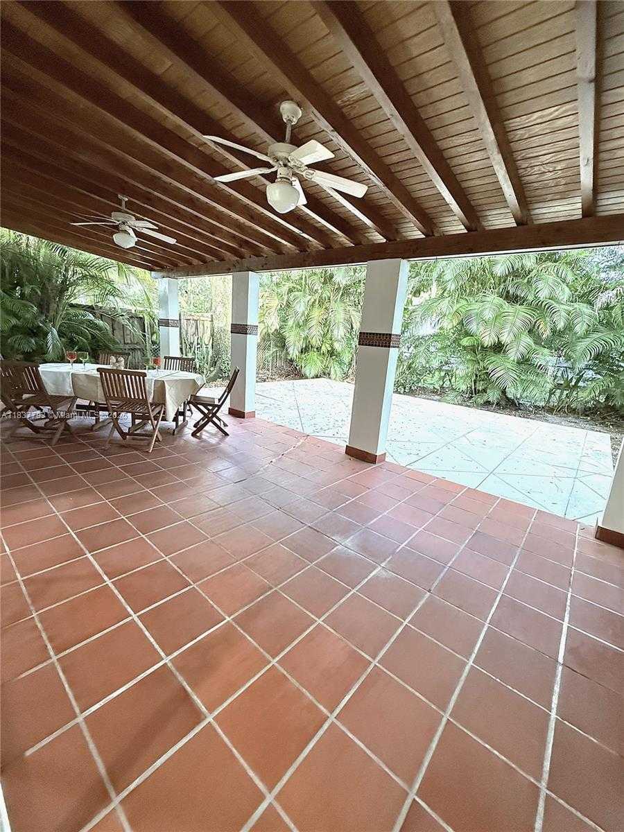 Imagen de Pequeño Objeto
