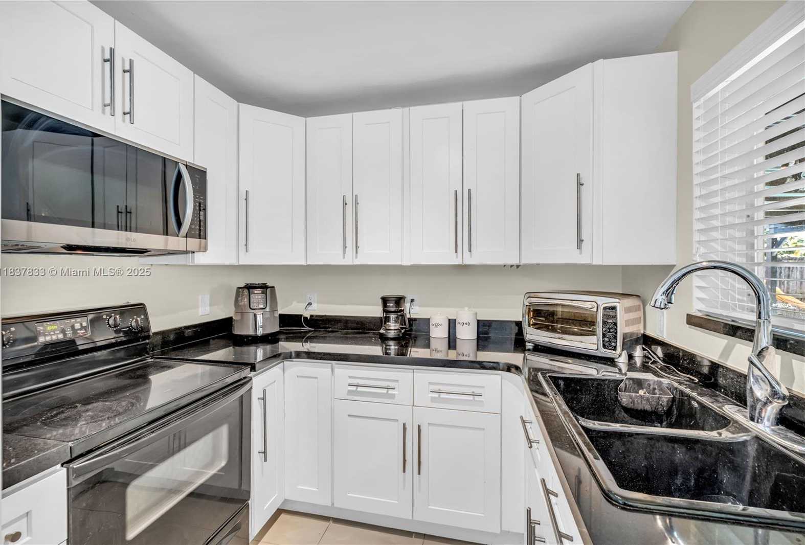 Small Image of 6294 NORTH WEST 17TH ST, Margate Number 11