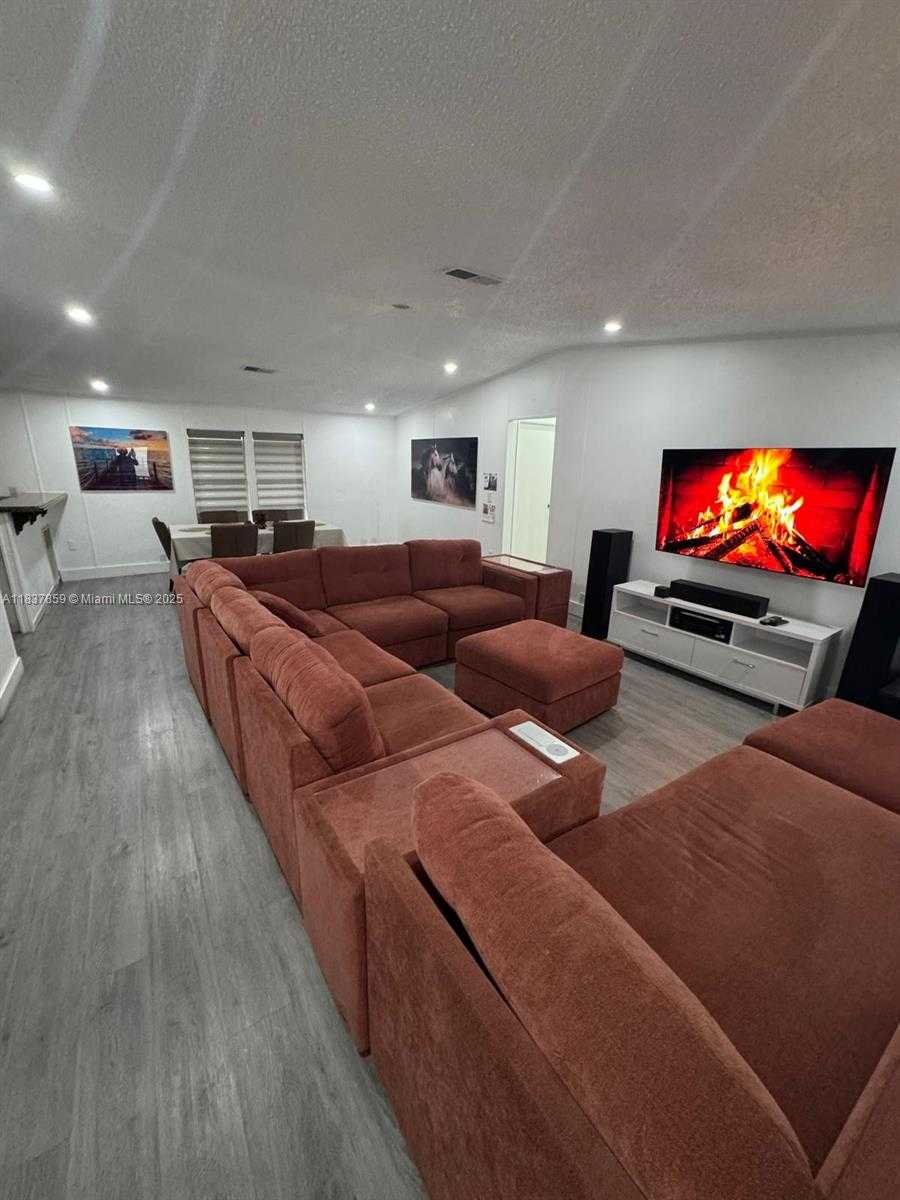 Small Image of 19800 SOUTH WEST 180 LOT 458, Miami Number 2