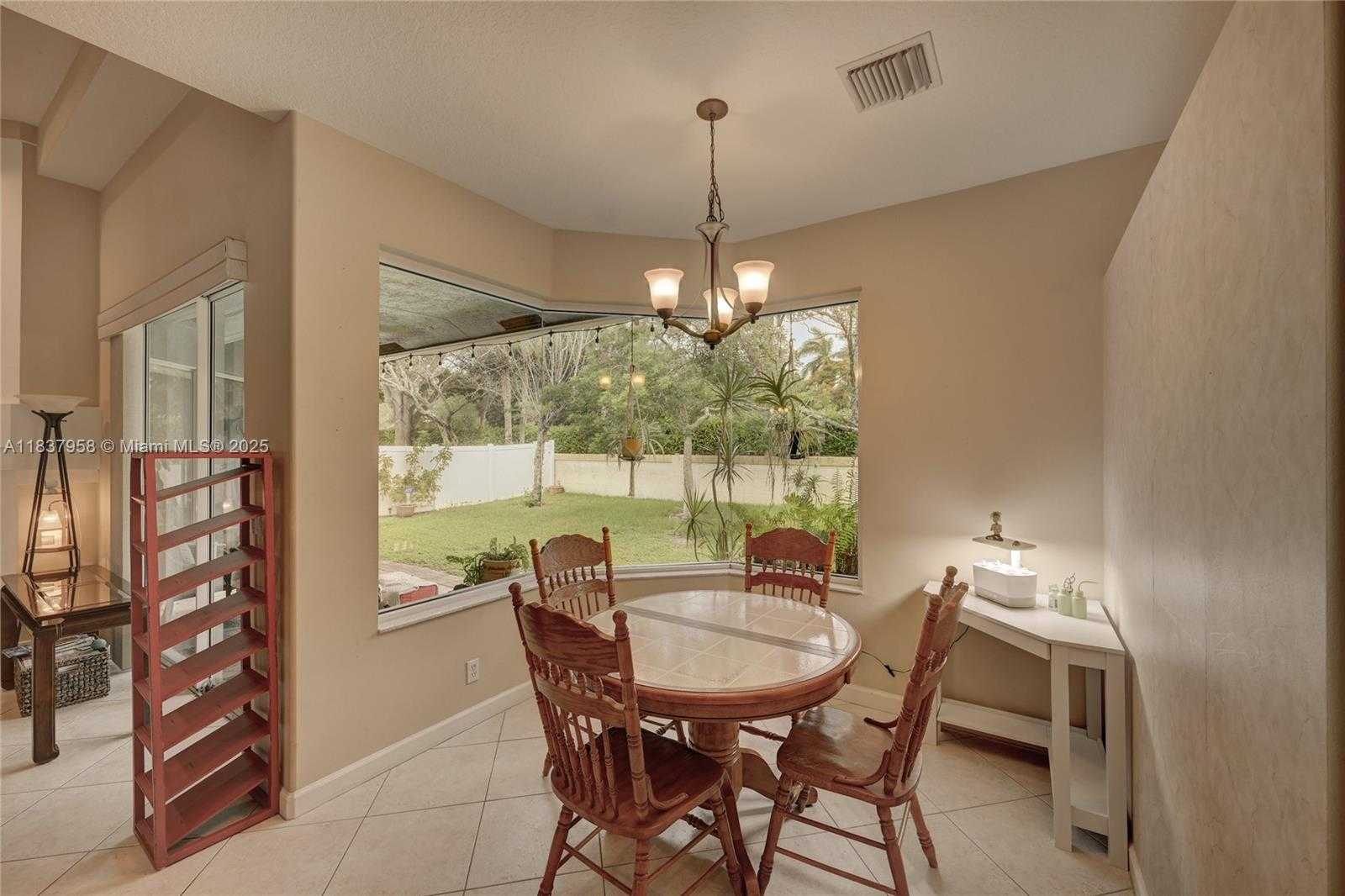 Small Image of 7062 BRUNSWICK CIR, Boynton Beach Number 8