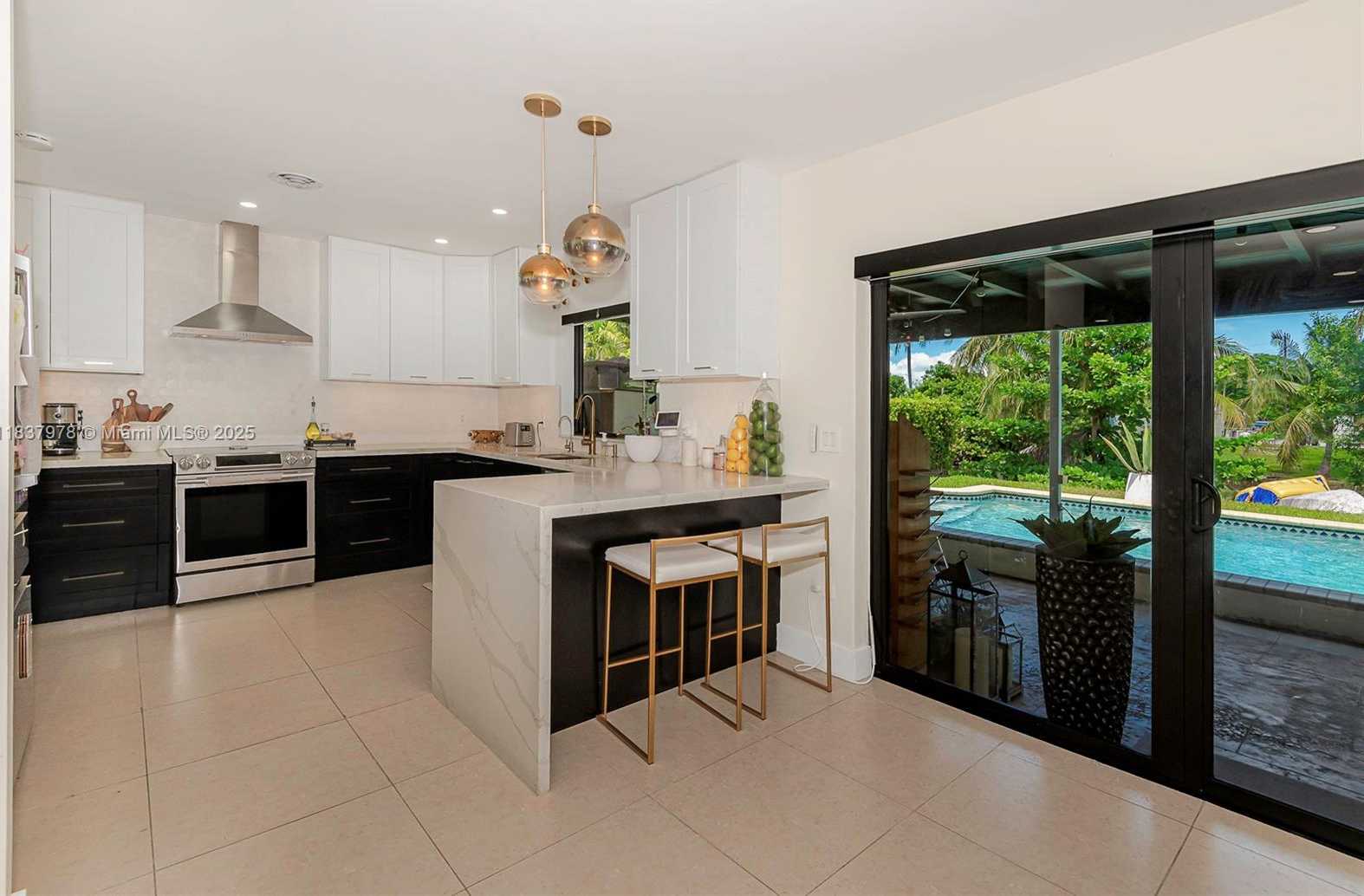 Small Image of 9865 SOUTH WEST 16TH ST, Miami Number 10