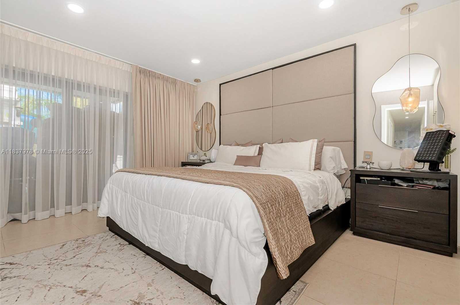 Small Image of 9865 SOUTH WEST 16TH ST, Miami Number 14