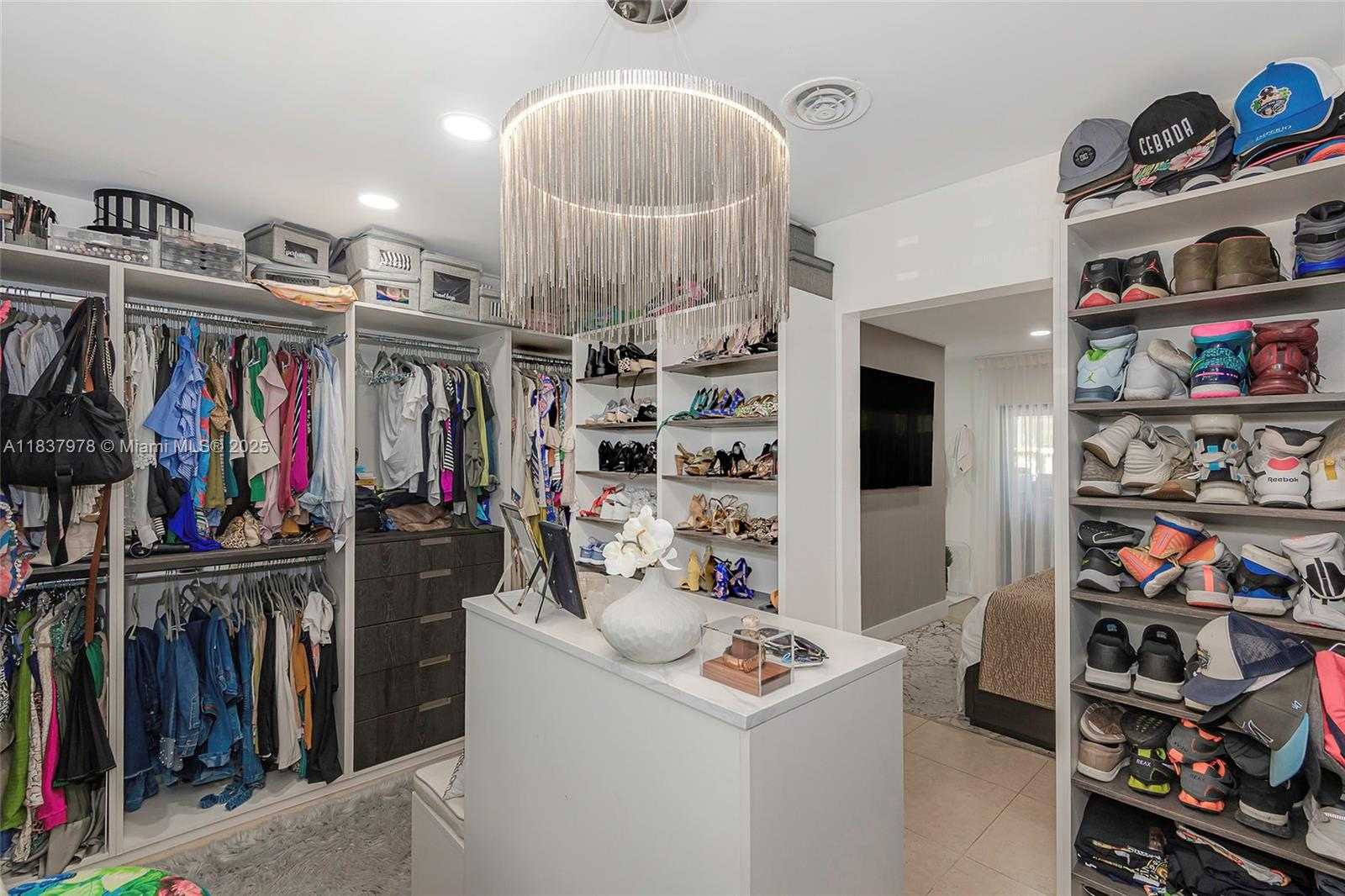 Small Image of 9865 SOUTH WEST 16TH ST, Miami Number 18