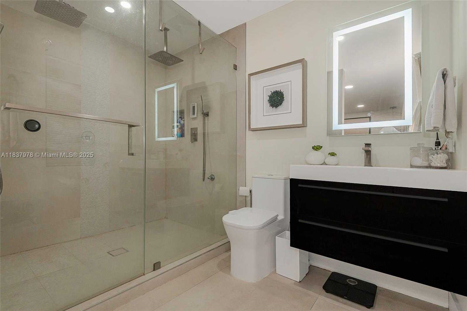Small Image of 9865 SOUTH WEST 16TH ST, Miami Number 19