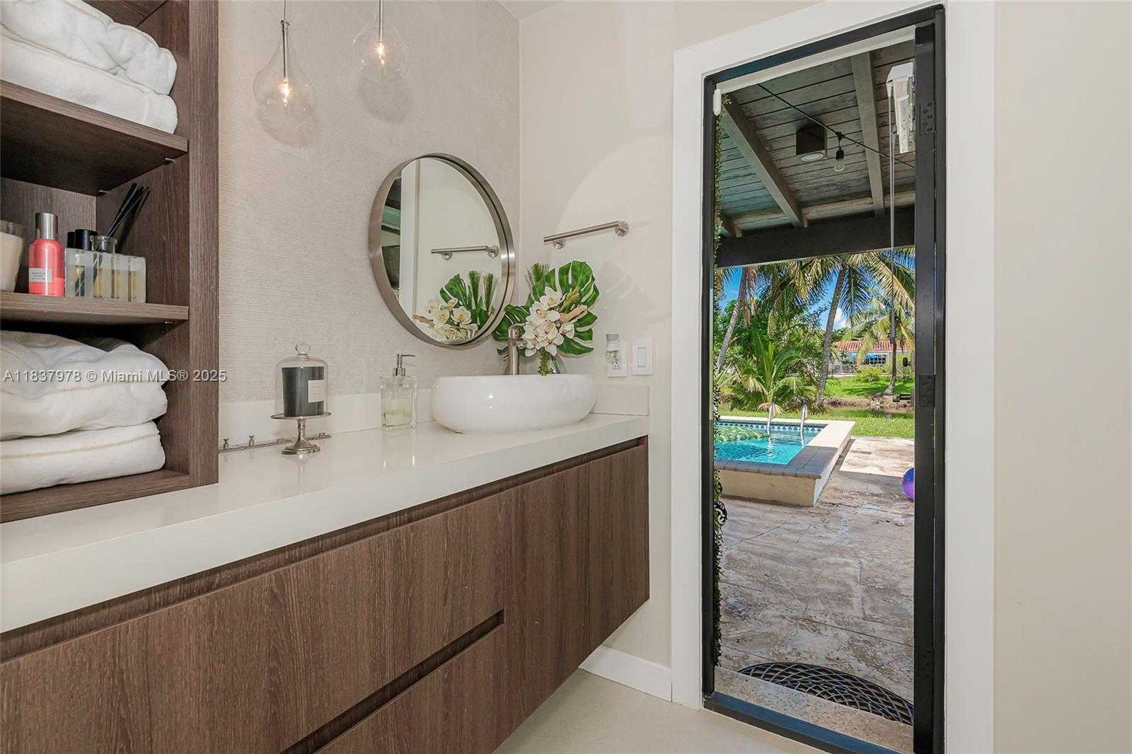 Small Image of 9865 SOUTH WEST 16TH ST, Miami Number 23