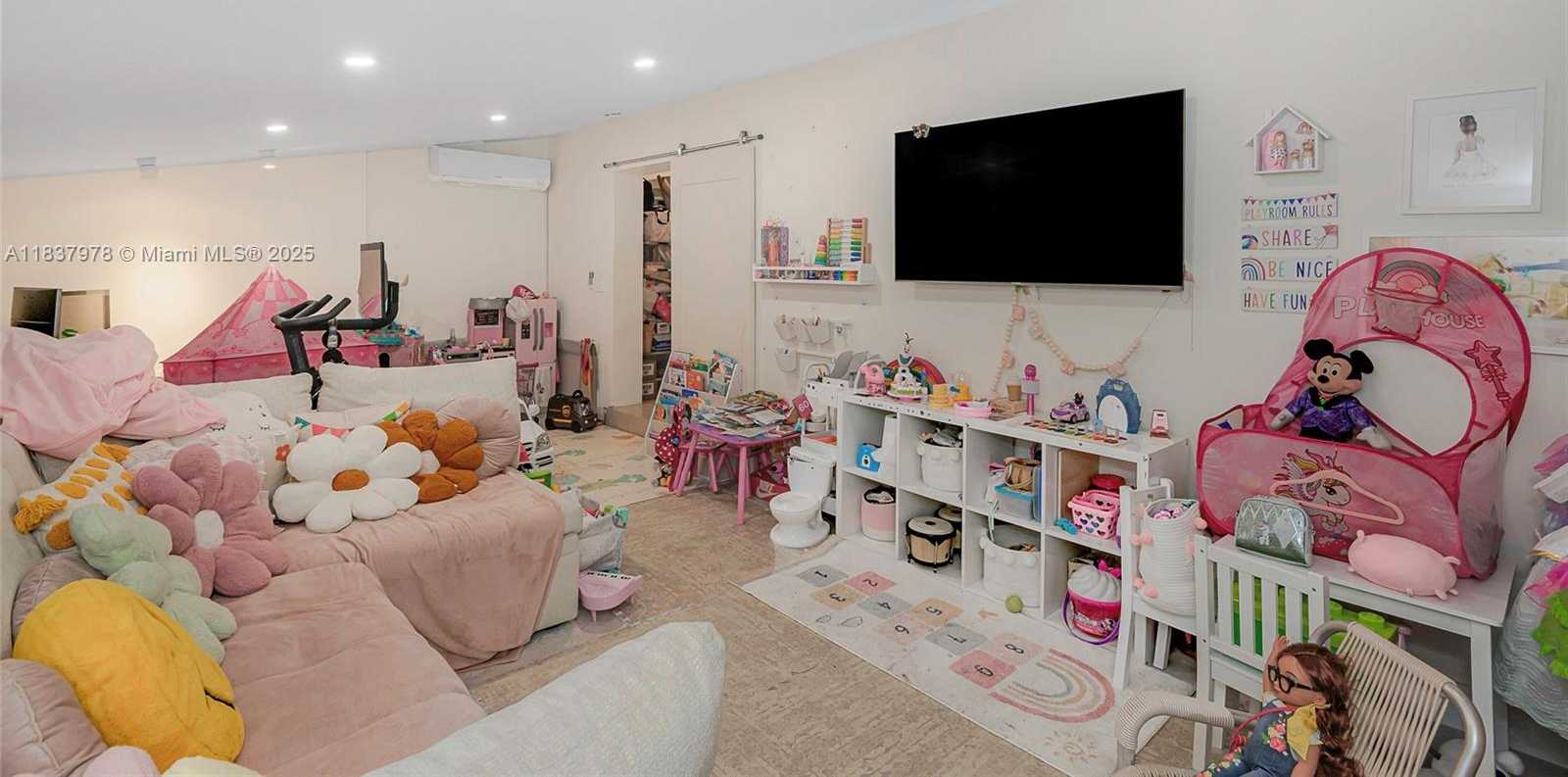Small Image of 9865 SOUTH WEST 16TH ST, Miami Number 27