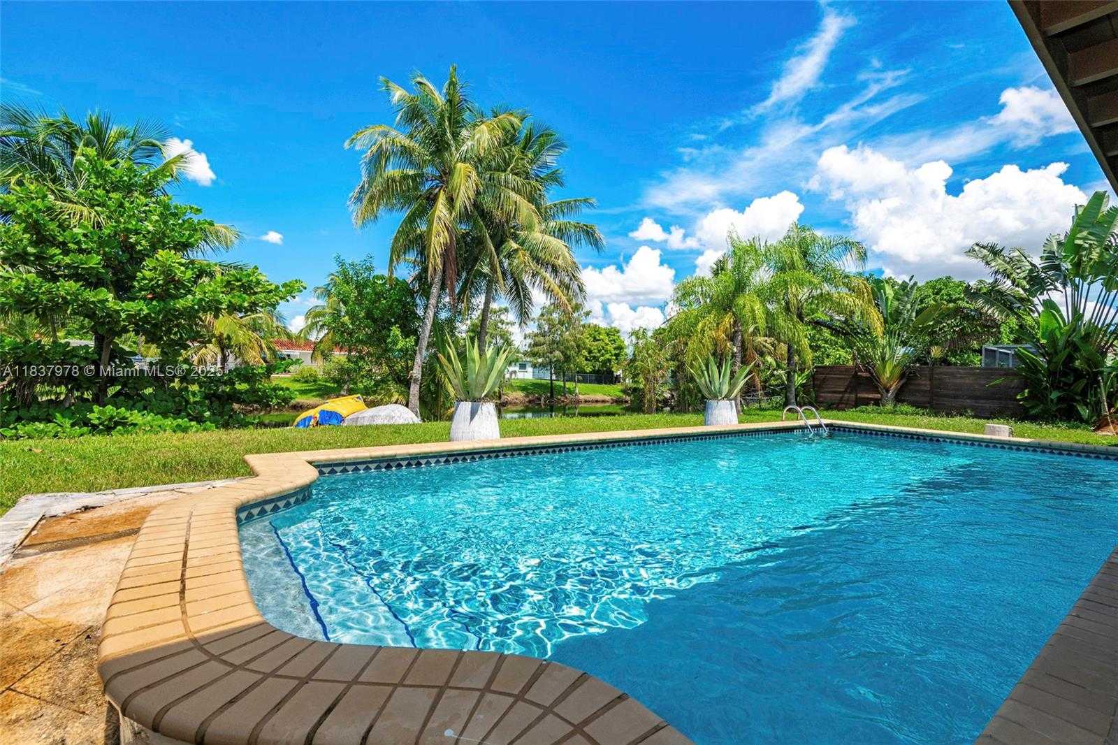 Small Image of 9865 SOUTH WEST 16TH ST, Miami Number 29