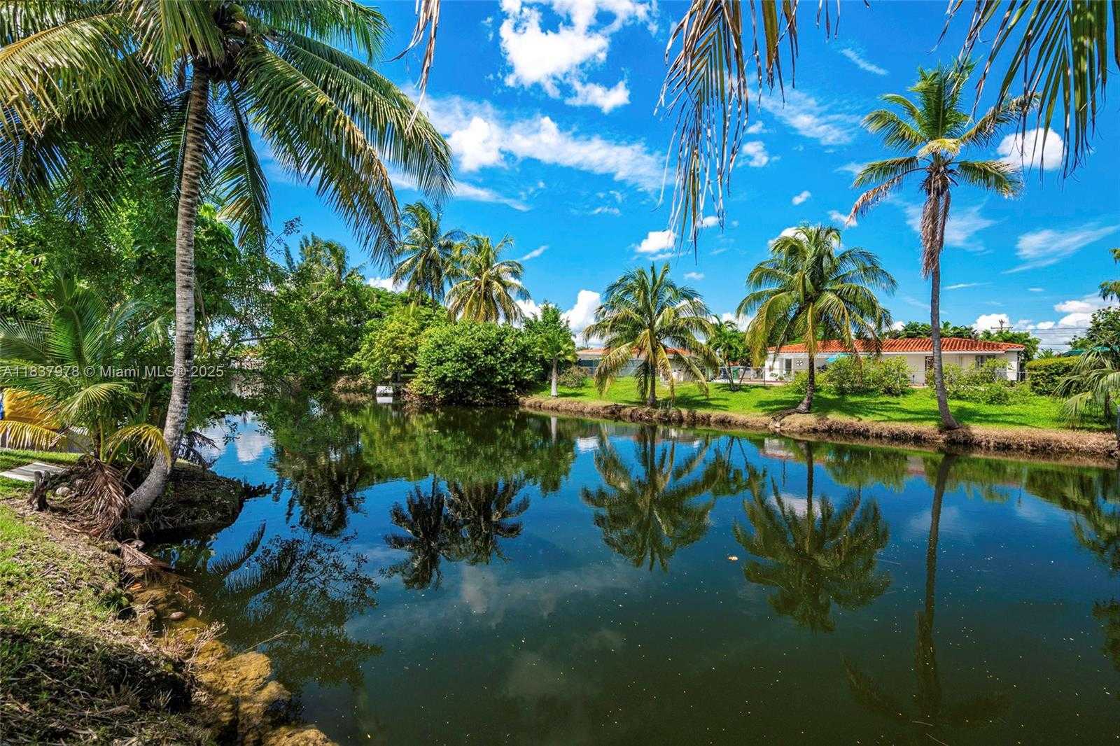 Small Image of 9865 SOUTH WEST 16TH ST, Miami Number 31