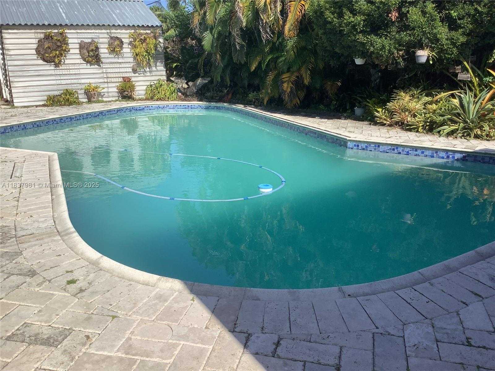 Small Image of 7170 SOUTH WEST 9TH ST, Pembroke Pines Number 8