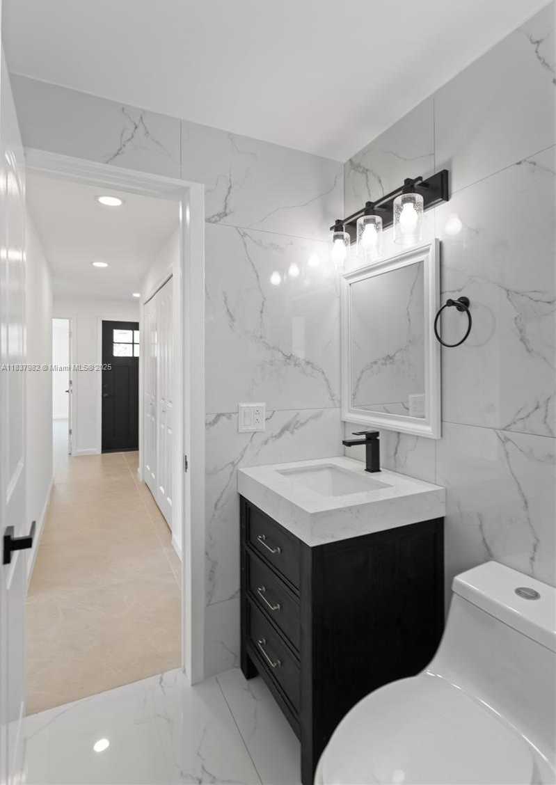 Small Image of 1710 SOUTH WEST 1ST AVE, Pompano Beach Number 27