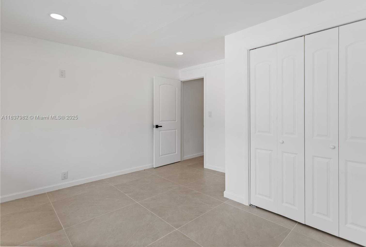 Small Image of 1710 SOUTH WEST 1ST AVE, Pompano Beach Number 30