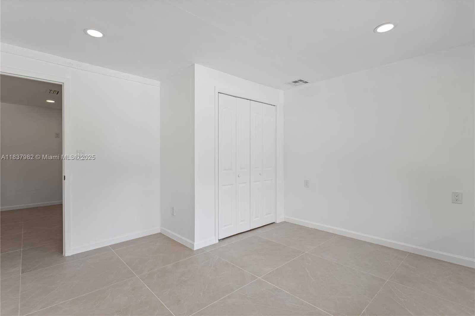 Small Image of 1710 SOUTH WEST 1ST AVE, Pompano Beach Number 31