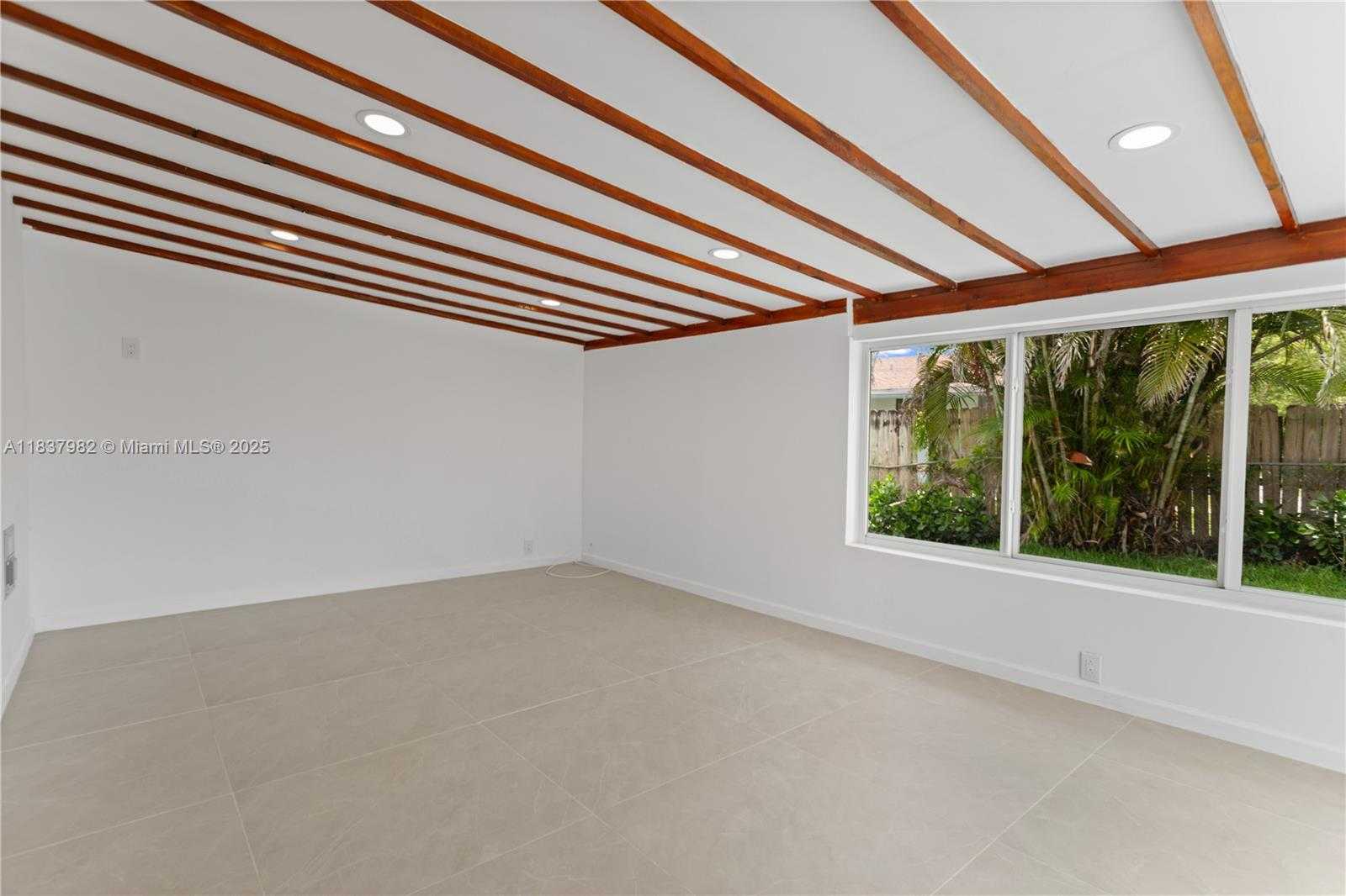 Small Image of 1710 SOUTH WEST 1ST AVE, Pompano Beach Number 36