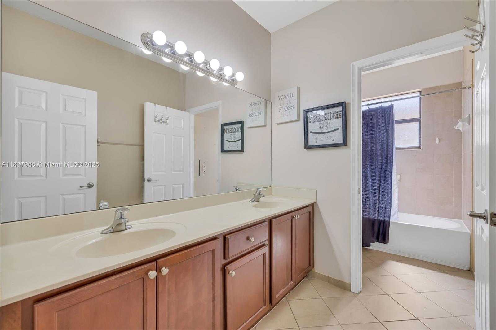 Small Image of 10445 SOUTH WEST 226TH ST, Cutler Bay Number 32