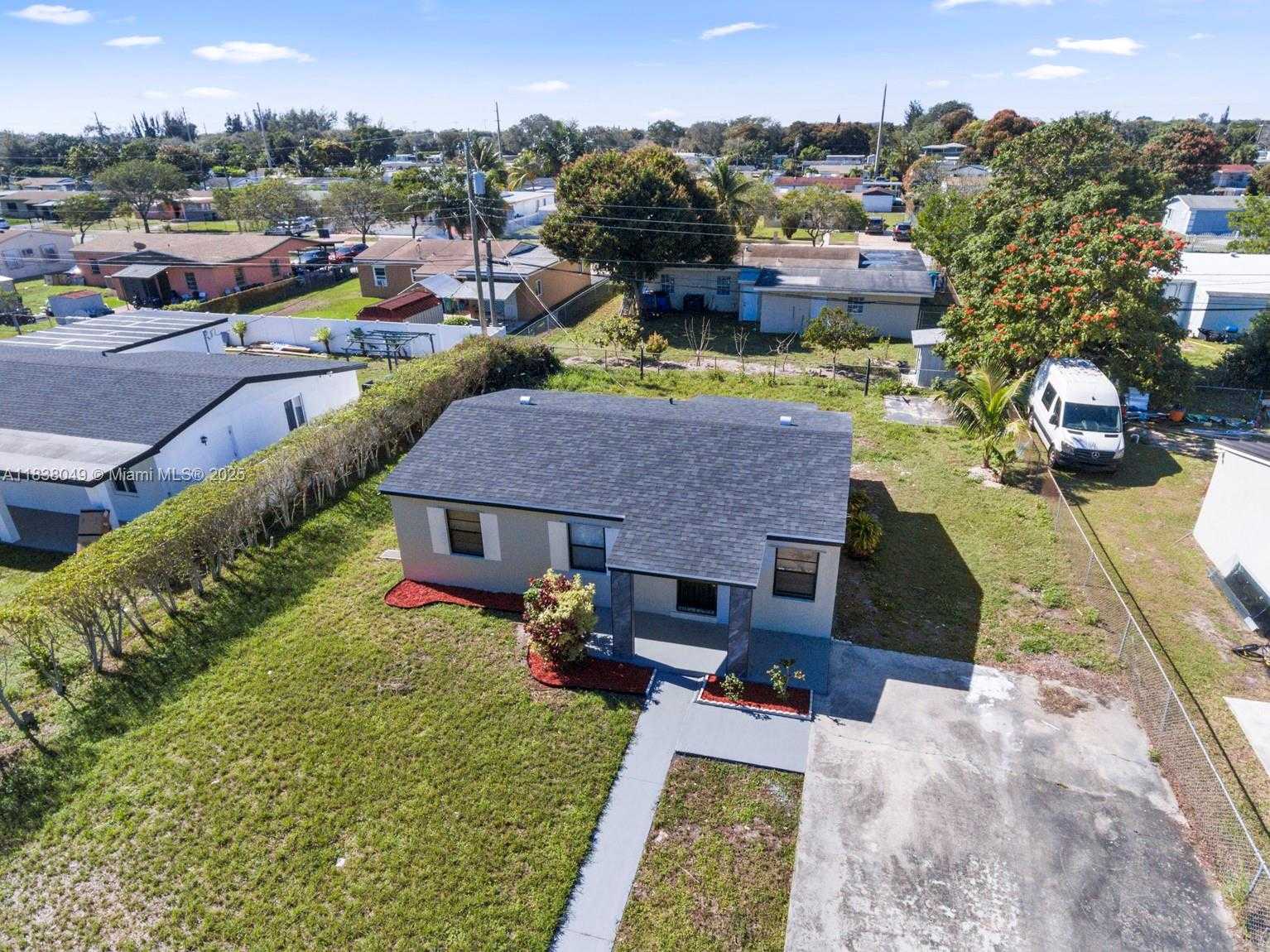 Small Image of 15900 NORTH WEST 18TH AVE, Miami Gardens Number 2