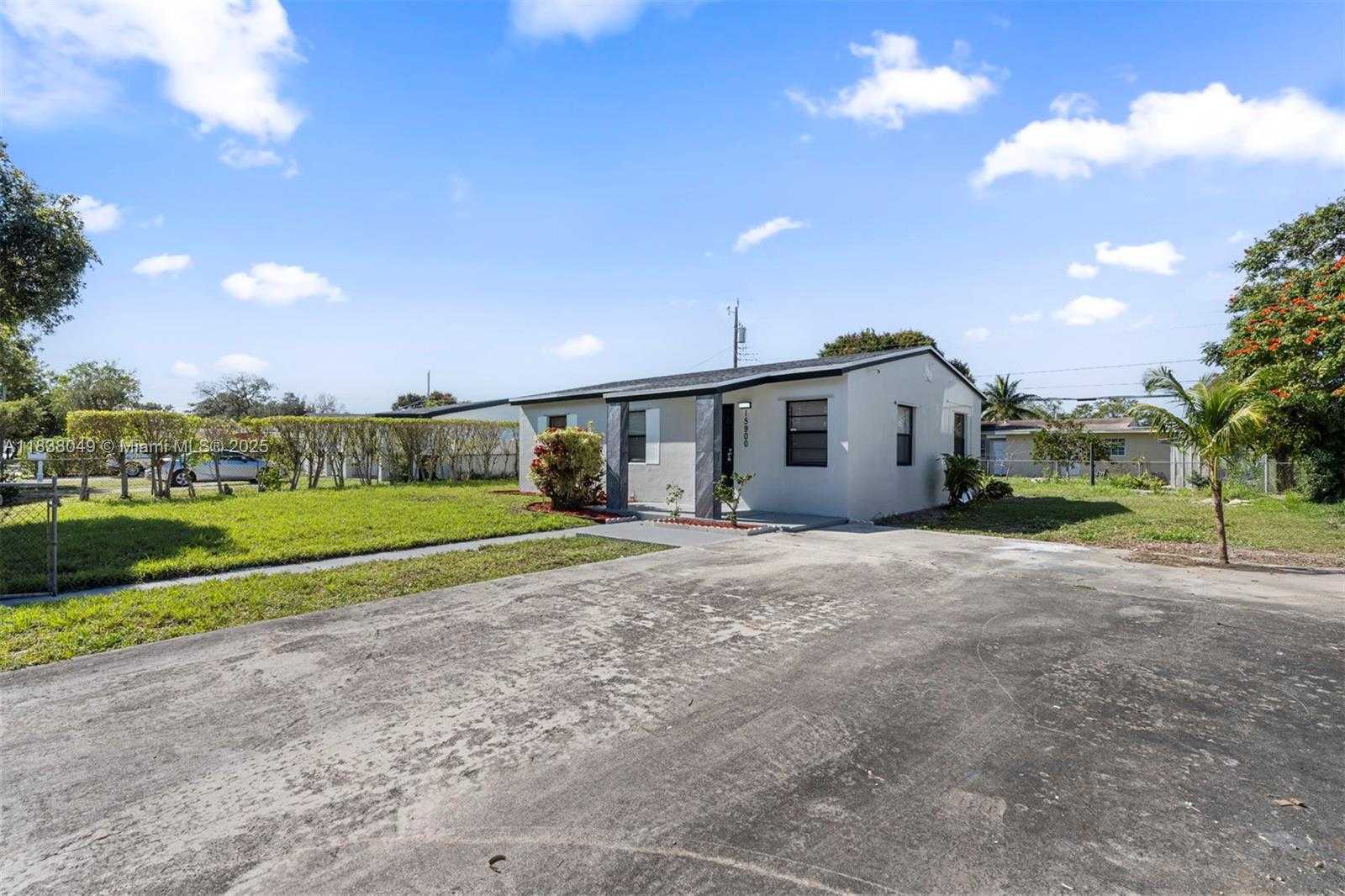 Small Image of 15900 NORTH WEST 18TH AVE, Miami Gardens Number 8