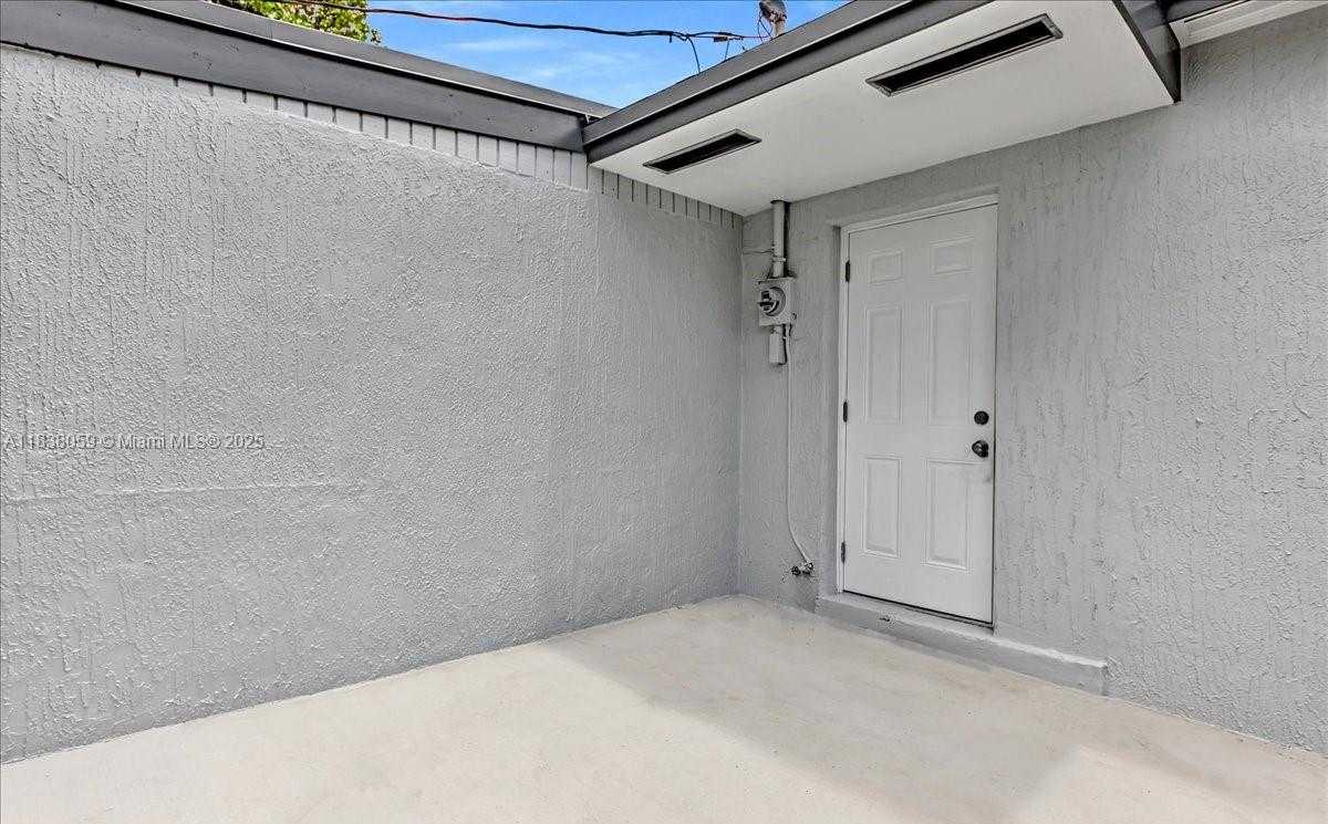 Small Image of 3381 NORTH WEST 210TH TER, Miami Gardens Number 12