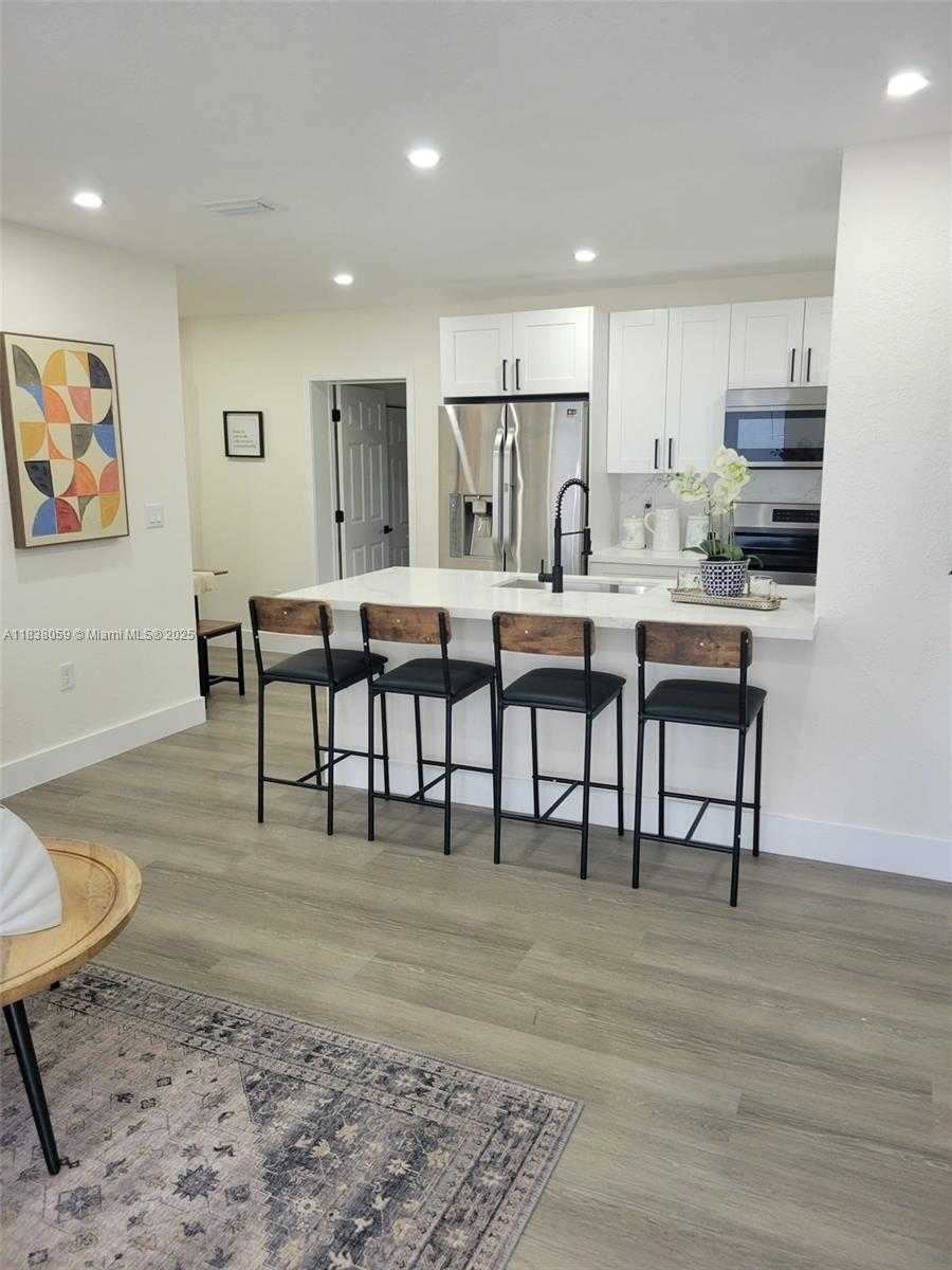 Small Image of 3381 NORTH WEST 210TH TER, Miami Gardens Number 18