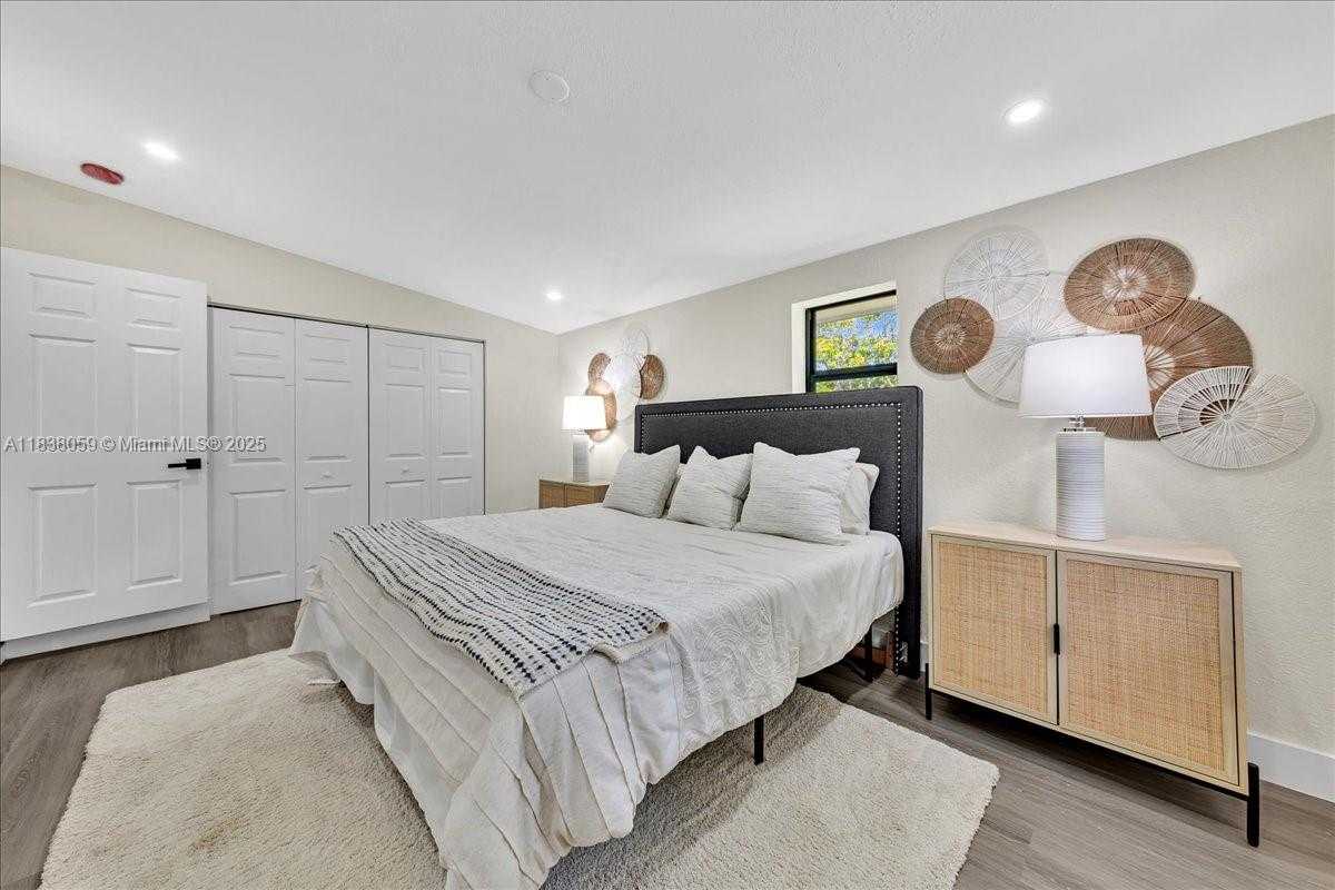 Small Image of 3381 NORTH WEST 210TH TER, Miami Gardens Number 32