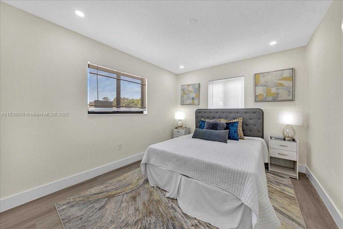 Small Image of 3381 NORTH WEST 210TH TER, Miami Gardens Number 36