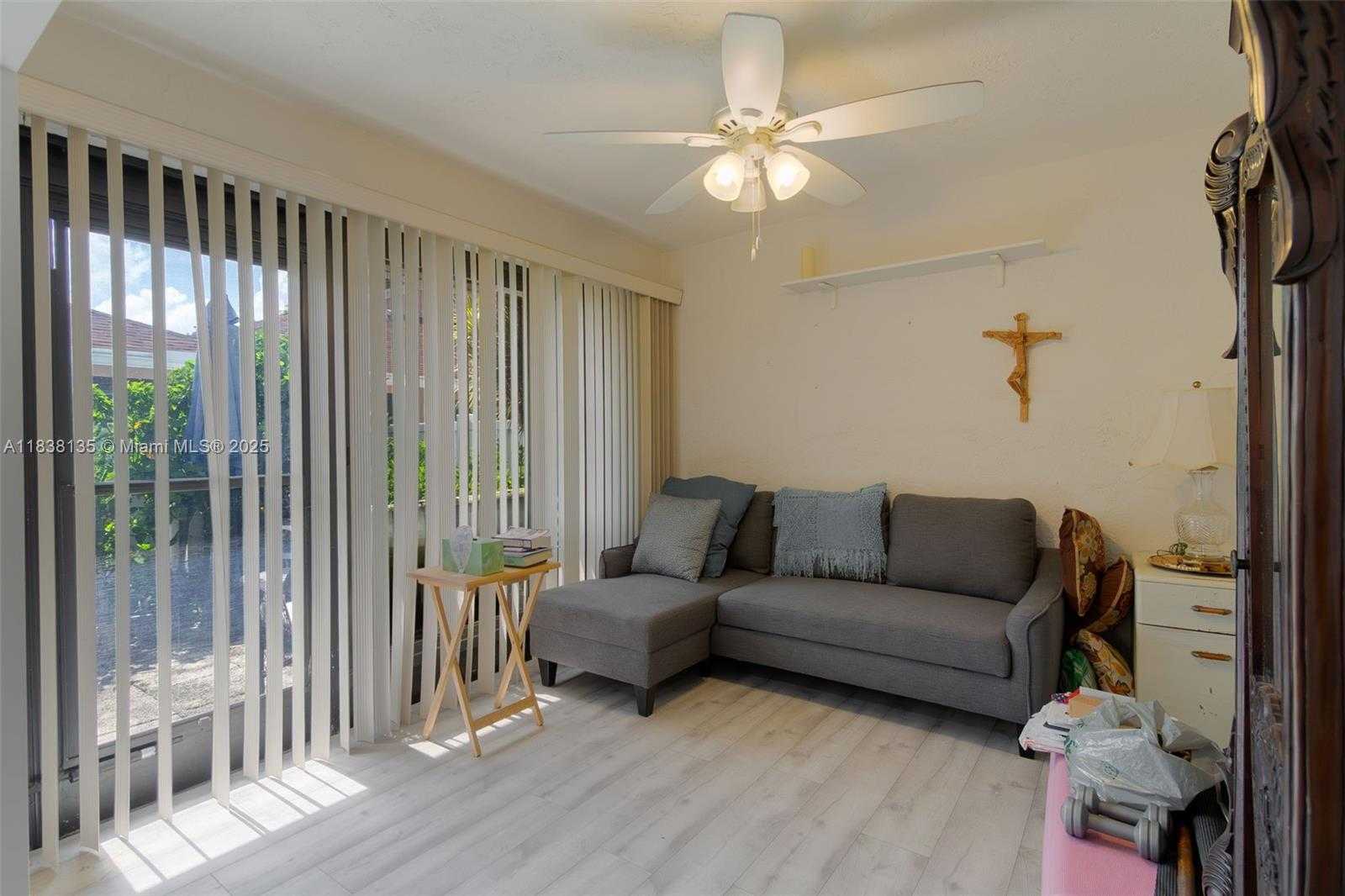 Small Image of 8318 SPRINGTREE RD, Boca Raton Number 12