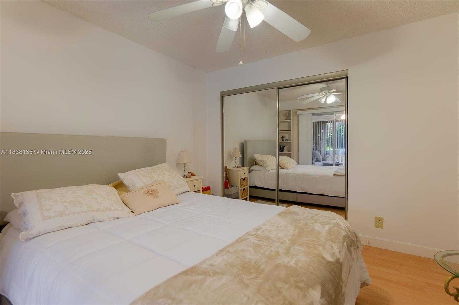 Small Image of 8318 SPRINGTREE RD, Boca Raton Number 14