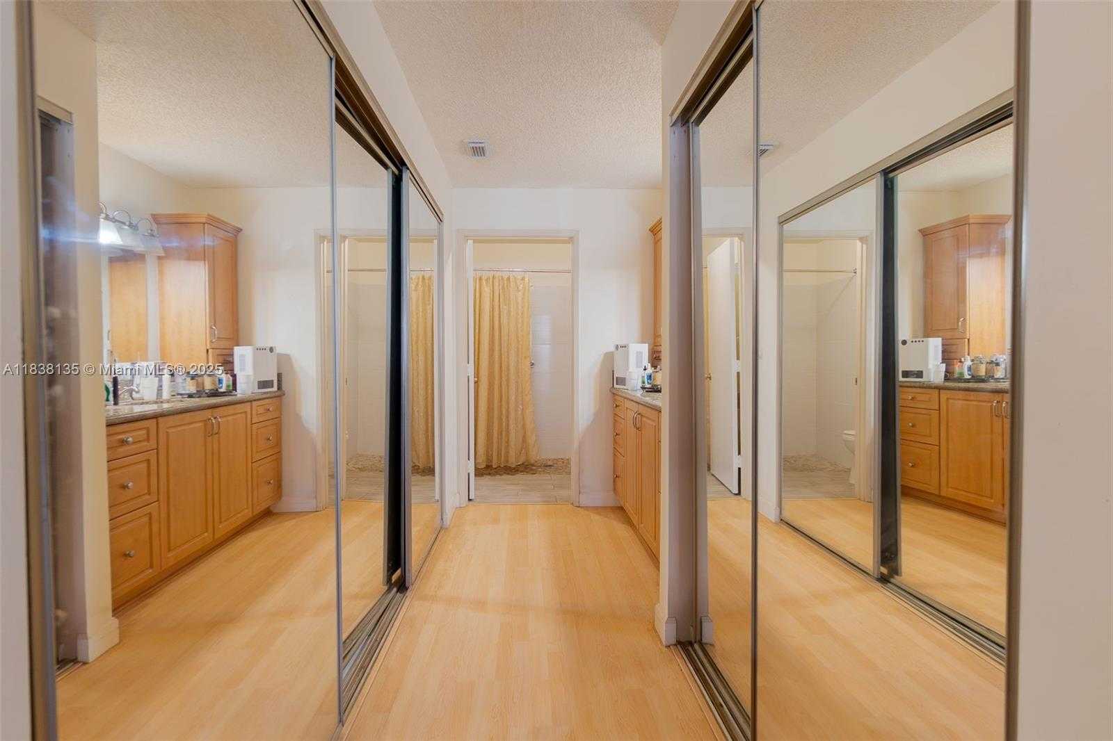 Small Image of 8318 SPRINGTREE RD, Boca Raton Number 18