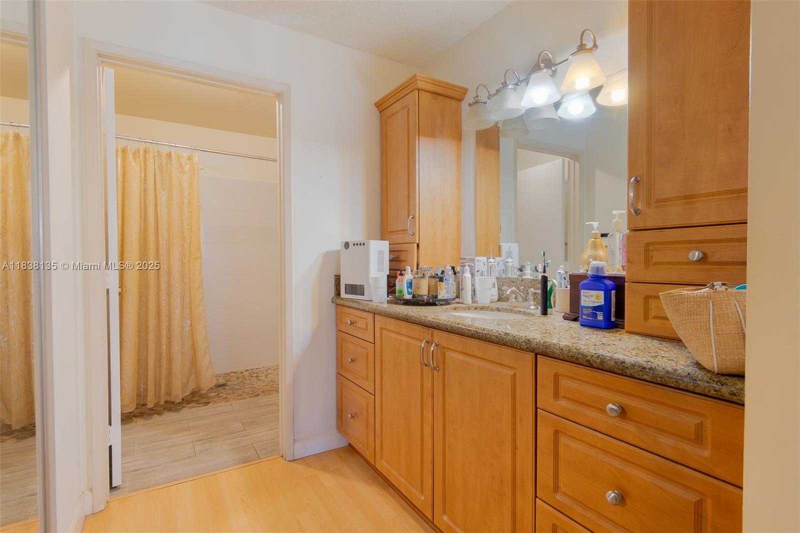 Small Image of 8318 SPRINGTREE RD, Boca Raton Number 19