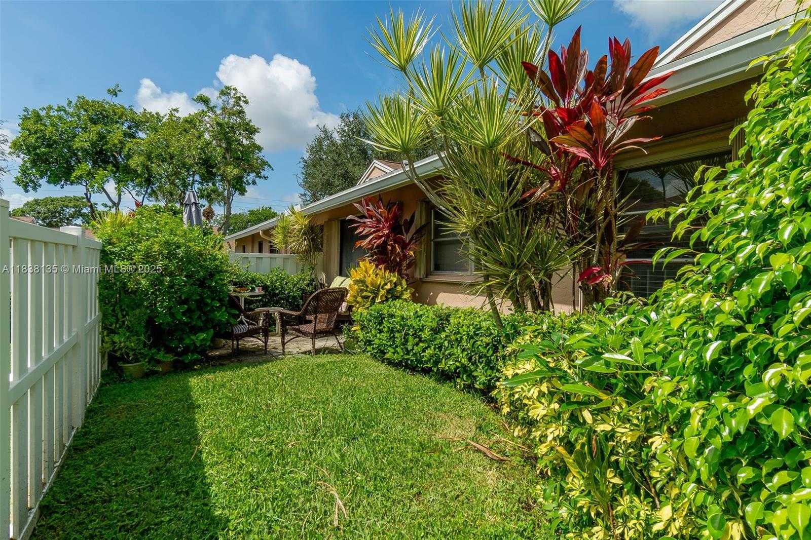 Small Image of 8318 SPRINGTREE RD, Boca Raton Number 22