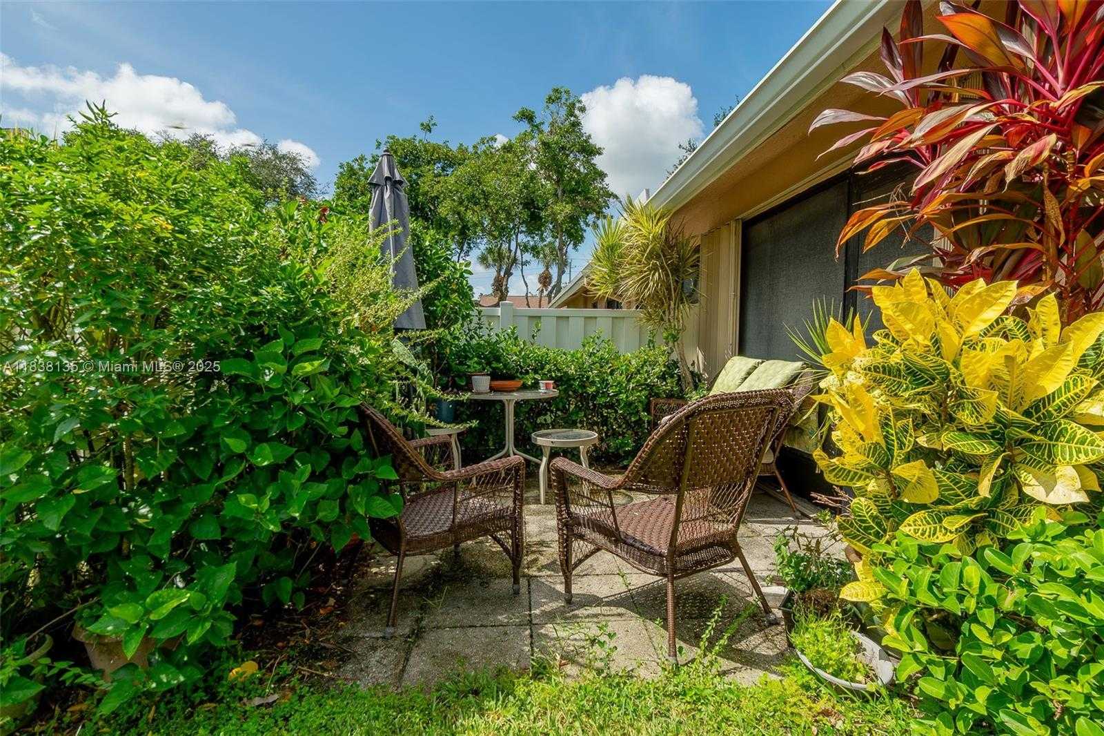 Small Image of 8318 SPRINGTREE RD, Boca Raton Number 23