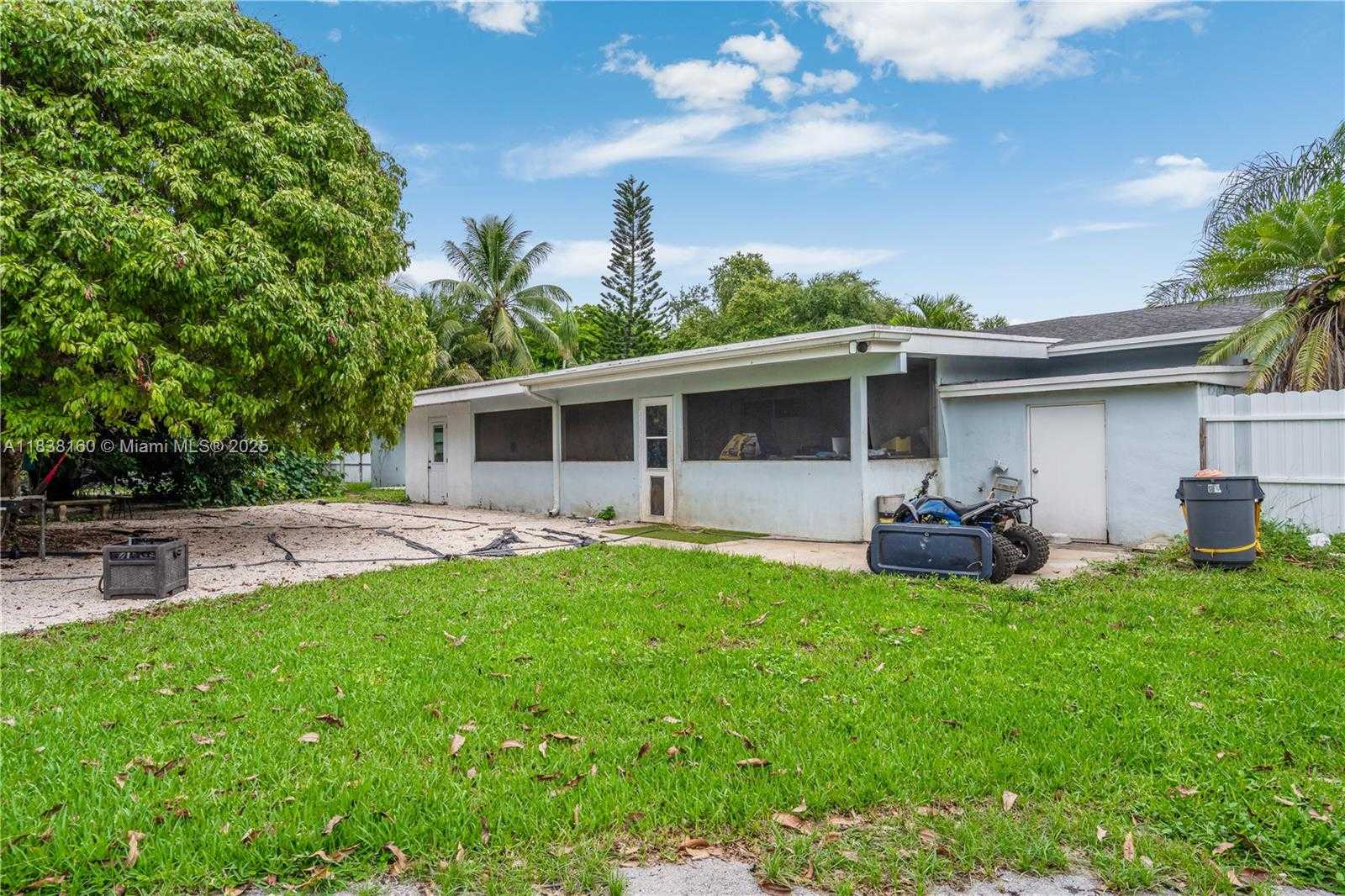 Small Image of 26105 SOUTH WEST 193RD AVE, Homestead Number 3