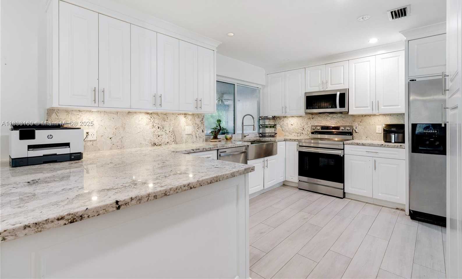Small Image of 26105 SOUTH WEST 193RD AVE, Homestead Number 9