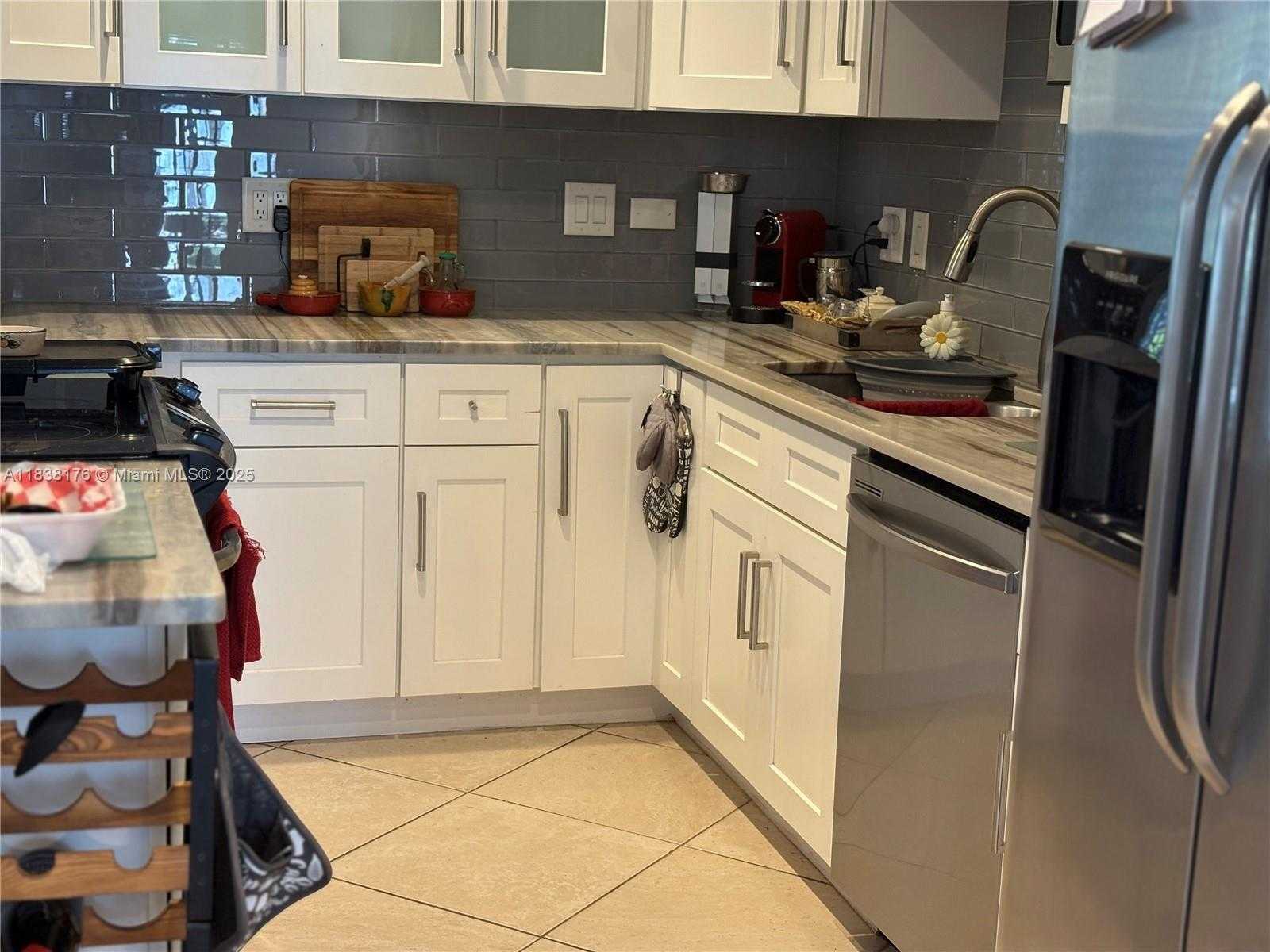 Small Image of 4730 NORTH EAST 3RD TER, Oakland Park Number 3