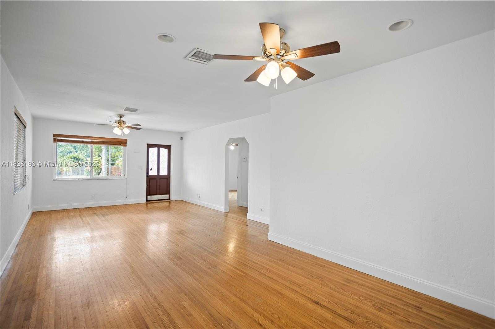 Small Image of 2530 FILLMORE ST, Hollywood Number 13