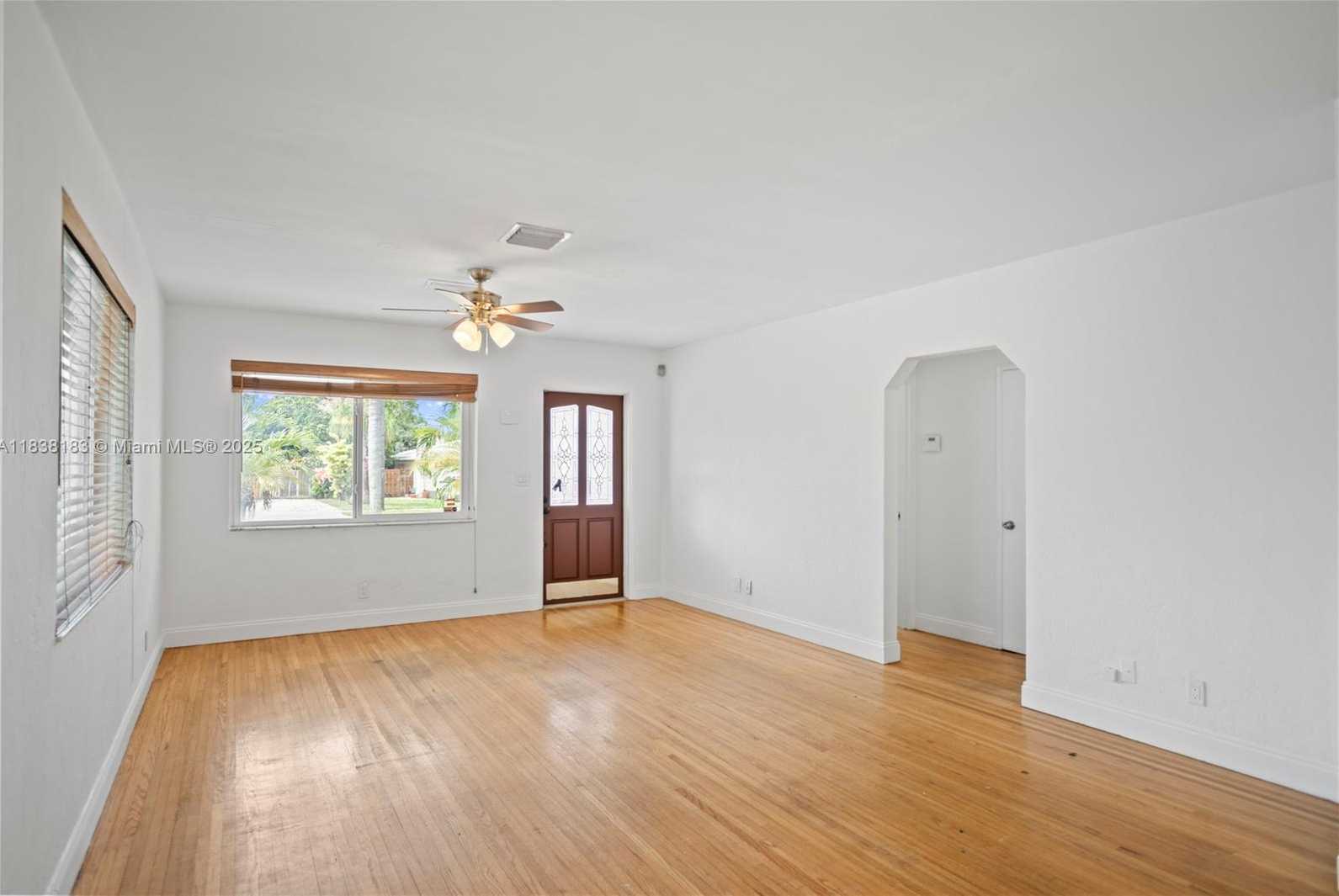 Small Image of 2530 FILLMORE ST, Hollywood Number 16