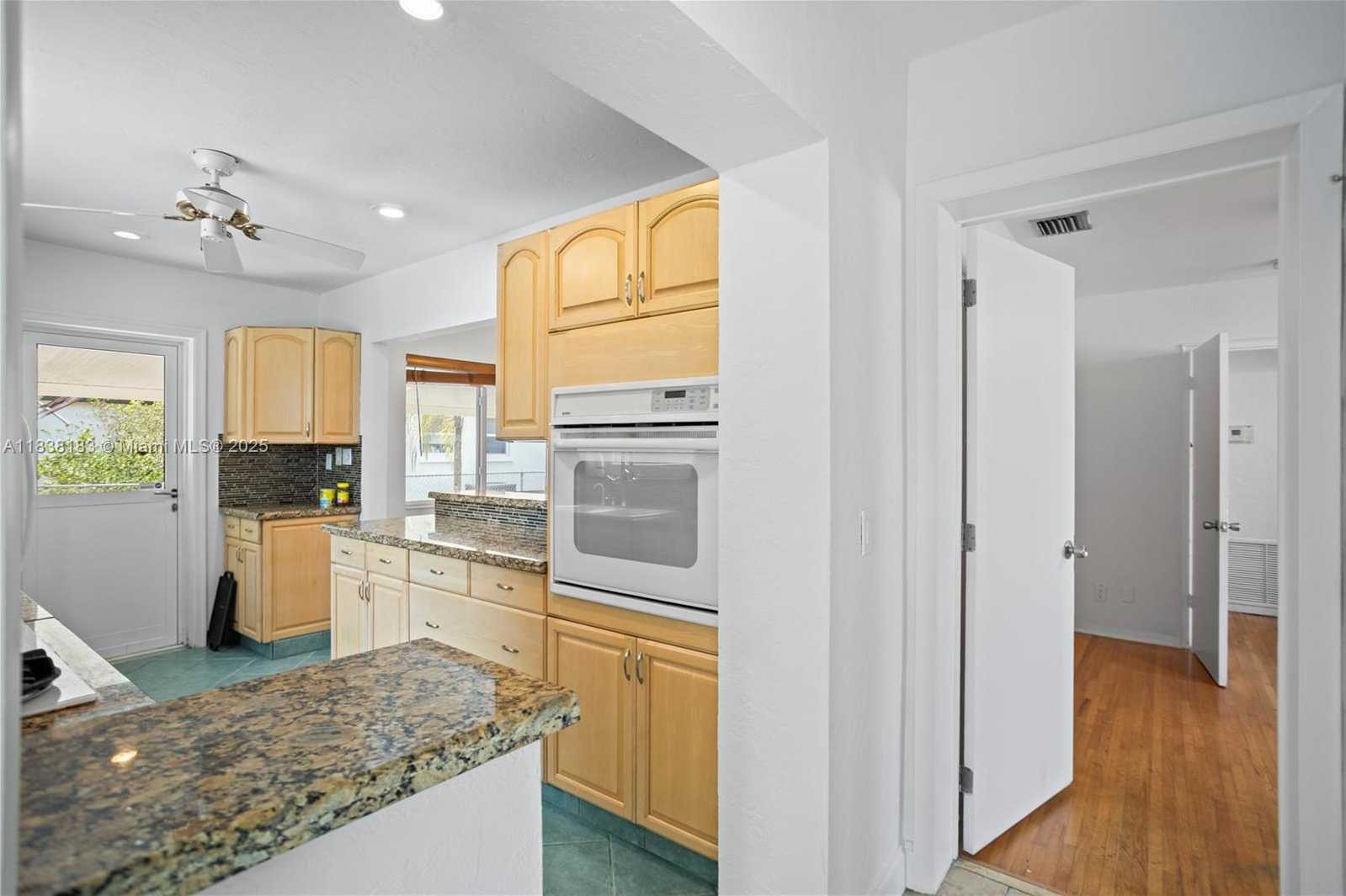 Small Image of 2530 FILLMORE ST, Hollywood Number 22