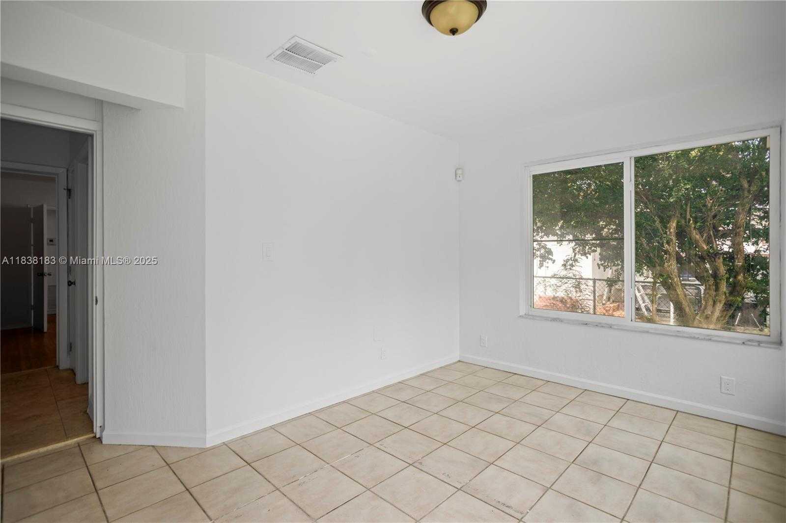 Small Image of 2530 FILLMORE ST, Hollywood Number 26