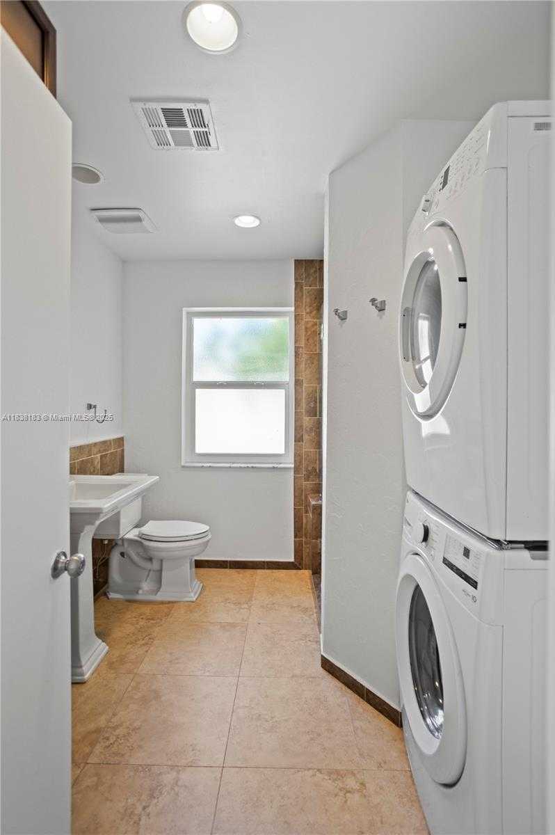 Small Image of 2530 FILLMORE ST, Hollywood Number 28