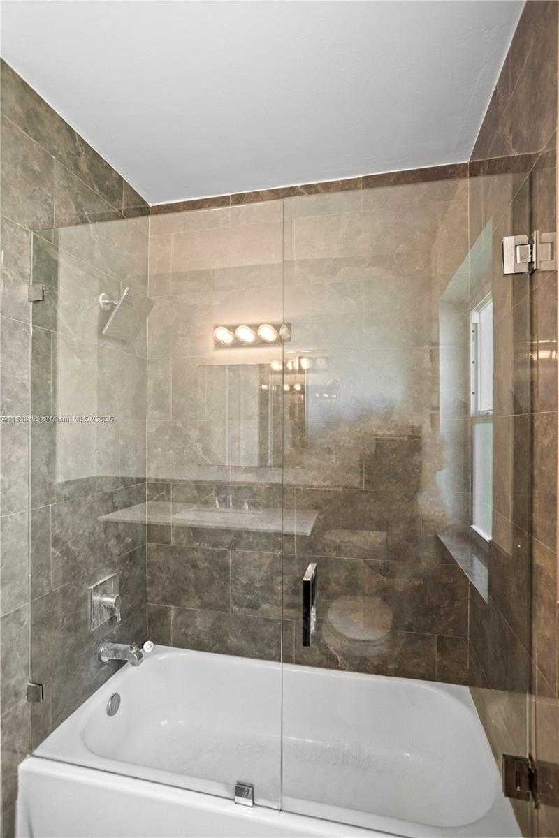 Small Image of 2530 FILLMORE ST, Hollywood Number 37