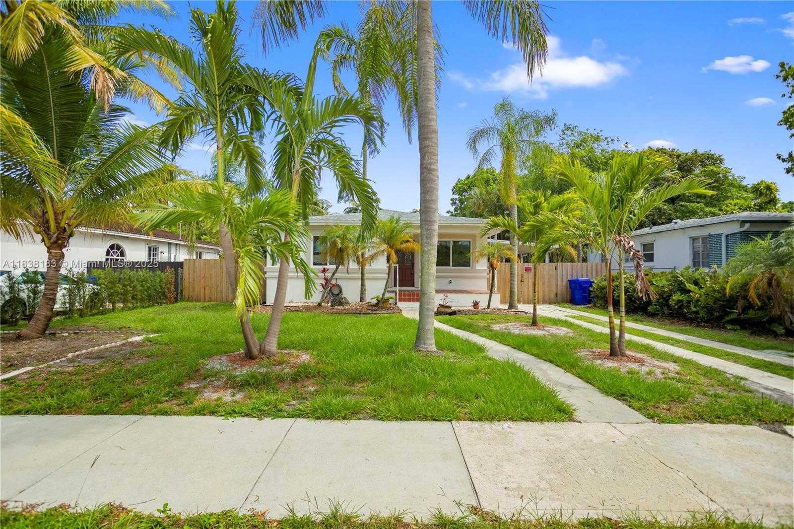 Small Image of 2530 FILLMORE ST, Hollywood Number 6