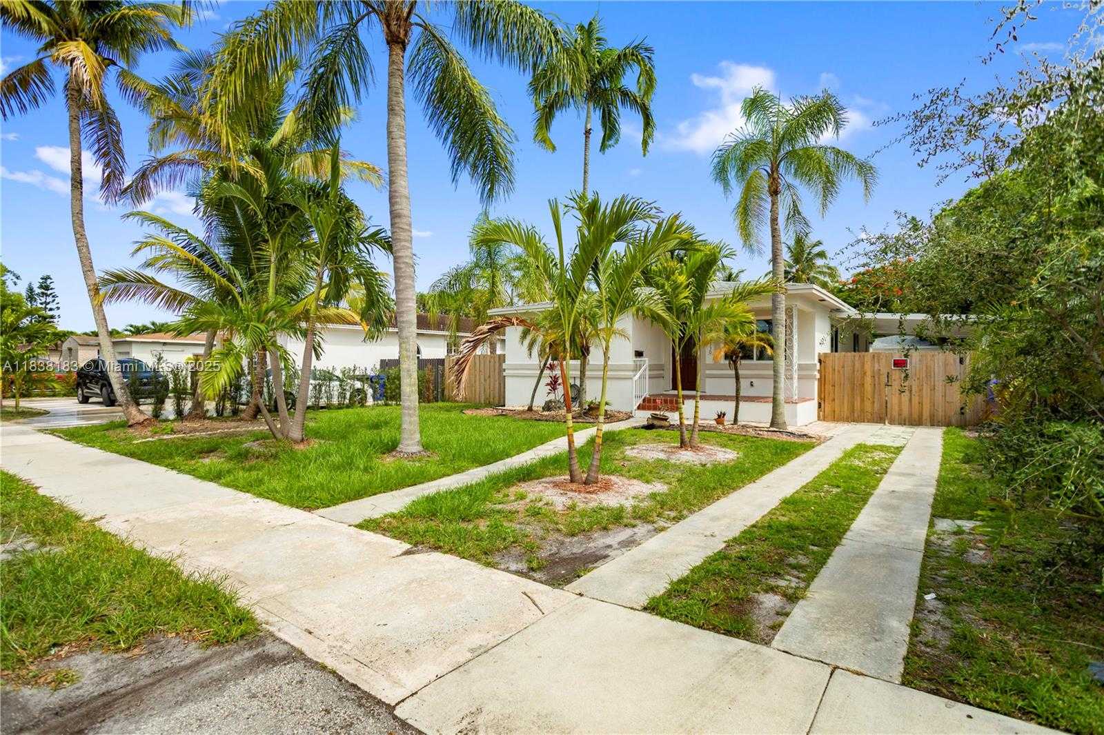Small Image of 2530 FILLMORE ST, Hollywood Number 7