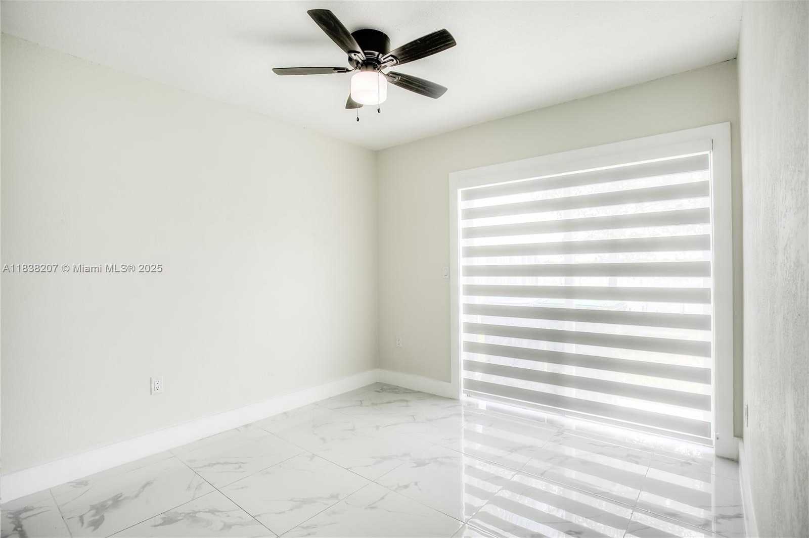 Small Image of 3060 NORTH WEST 203RD TER, Miami Gardens Number 11