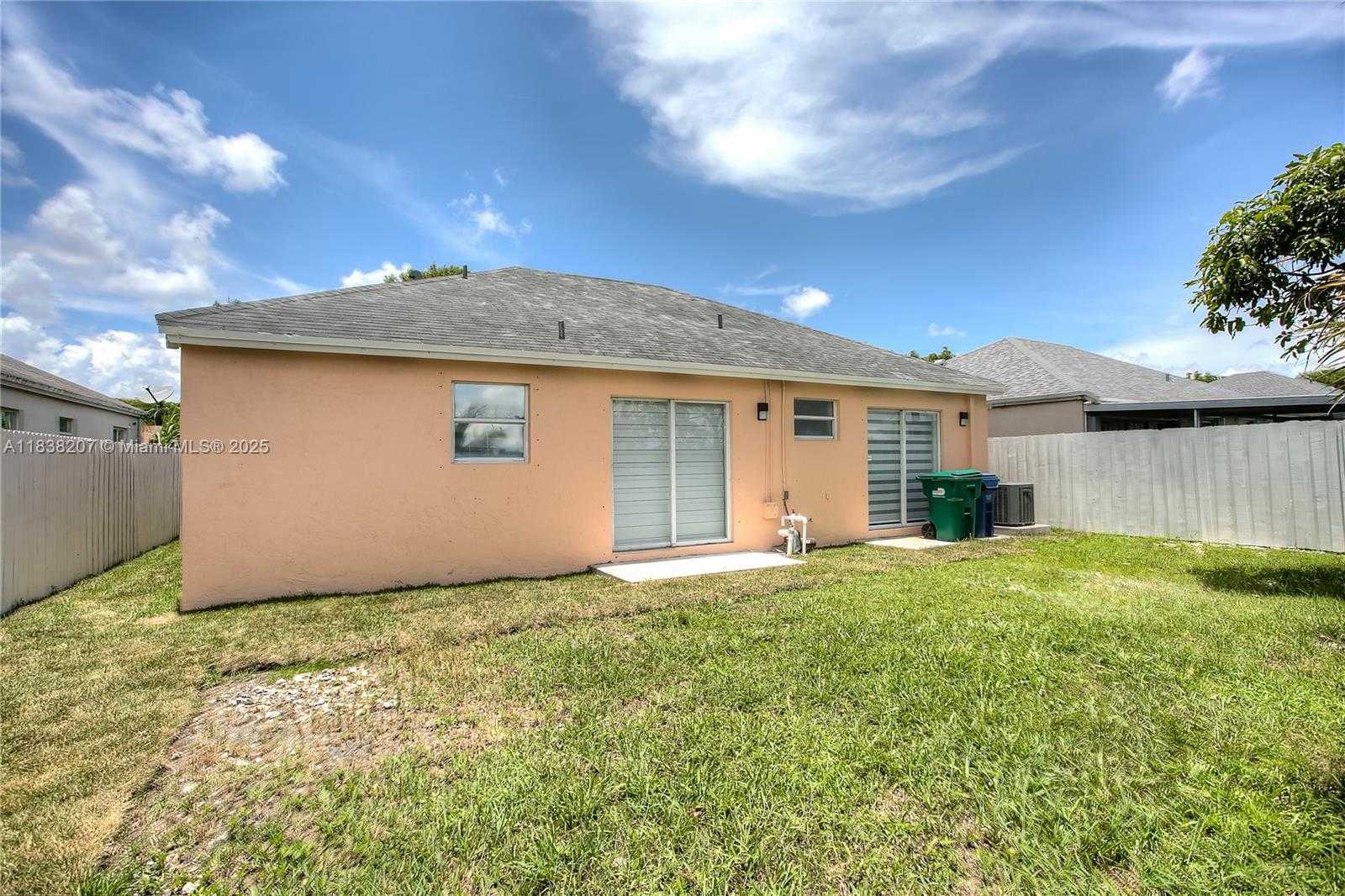 Small Image of 3060 NORTH WEST 203RD TER, Miami Gardens Number 13
