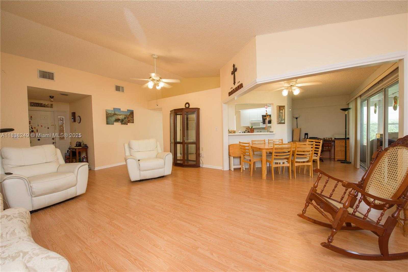 Small Image of 2510 SOUTH EAST 7TH PL, Homestead Number 2