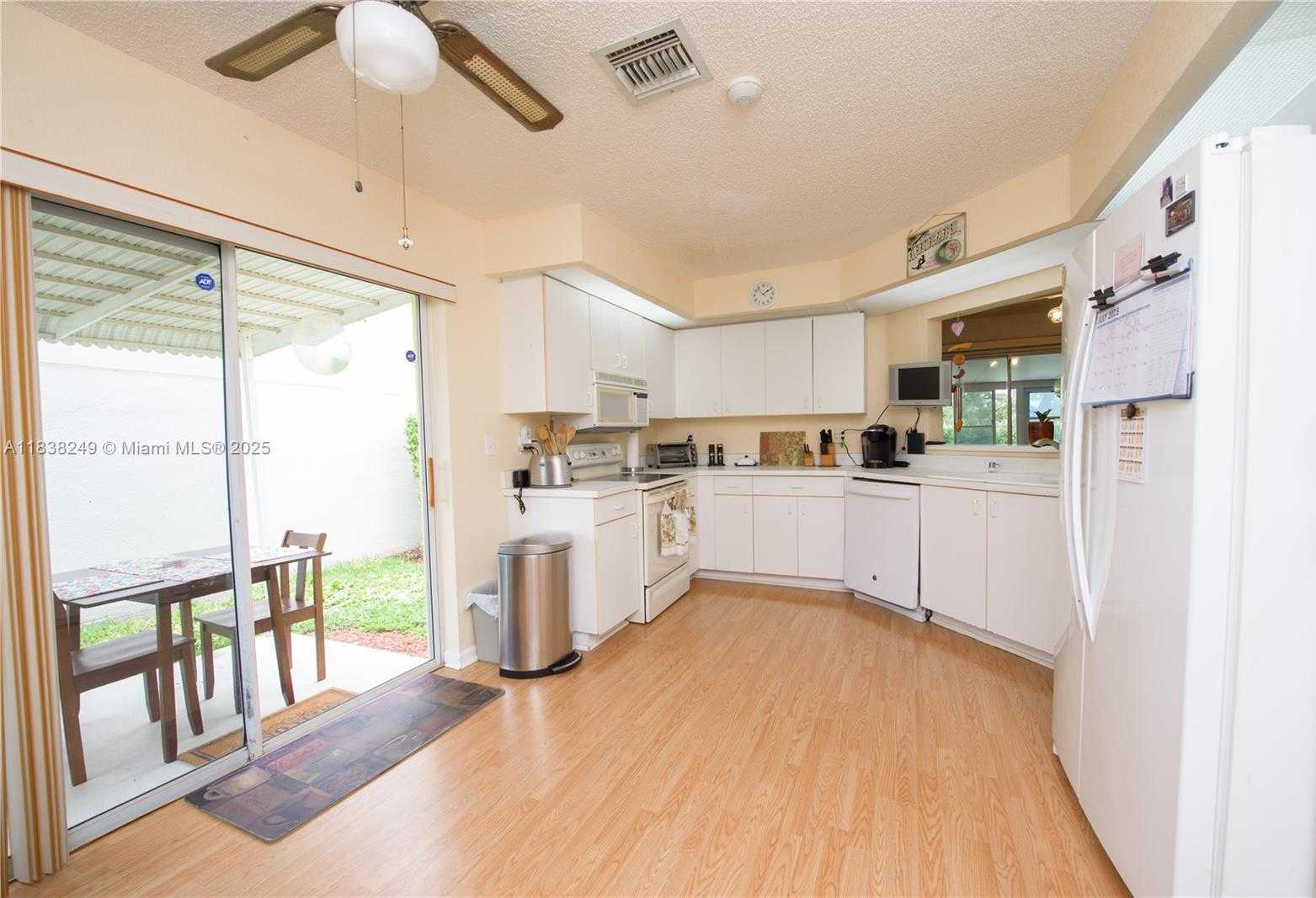 Small Image of 2510 SOUTH EAST 7TH PL, Homestead Number 3