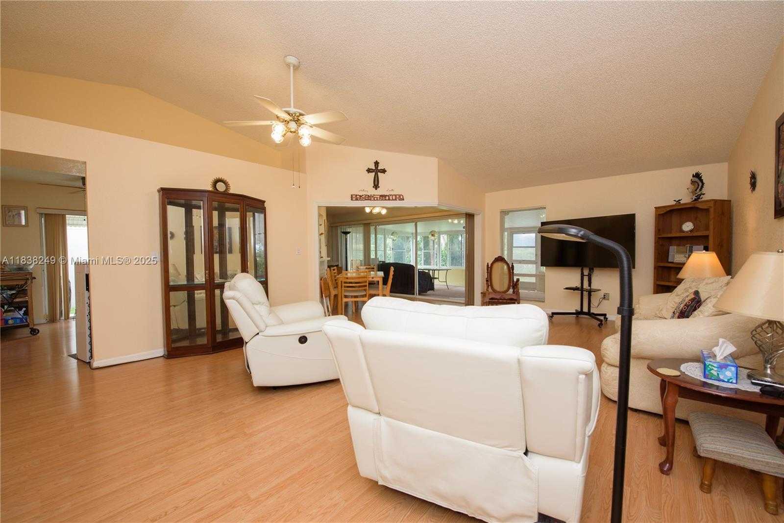 Small Image of 2510 SOUTH EAST 7TH PL, Homestead Number 4