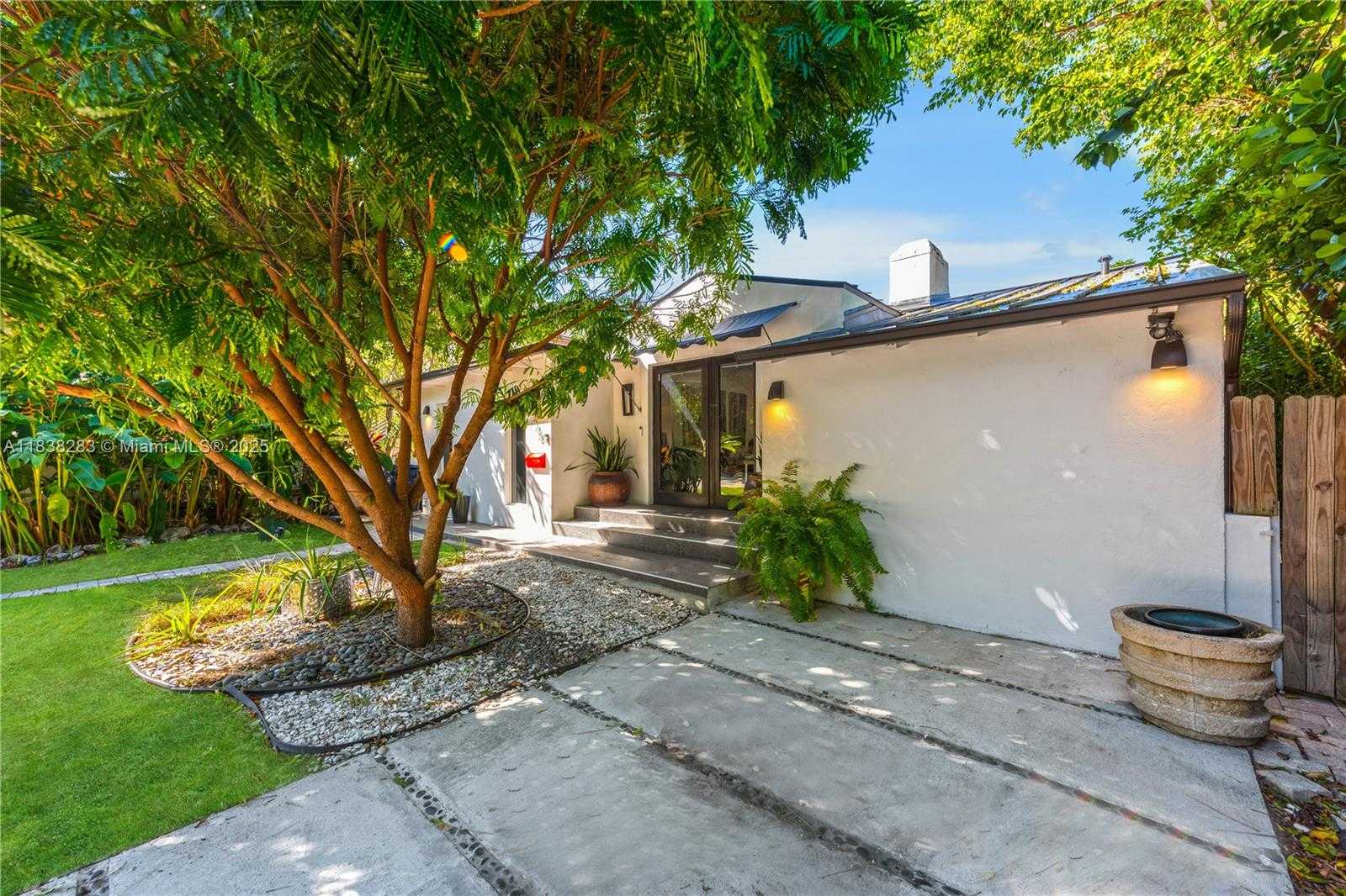 Small Image of 3468 ROYAL PALM AVE, Miami Beach Number 3