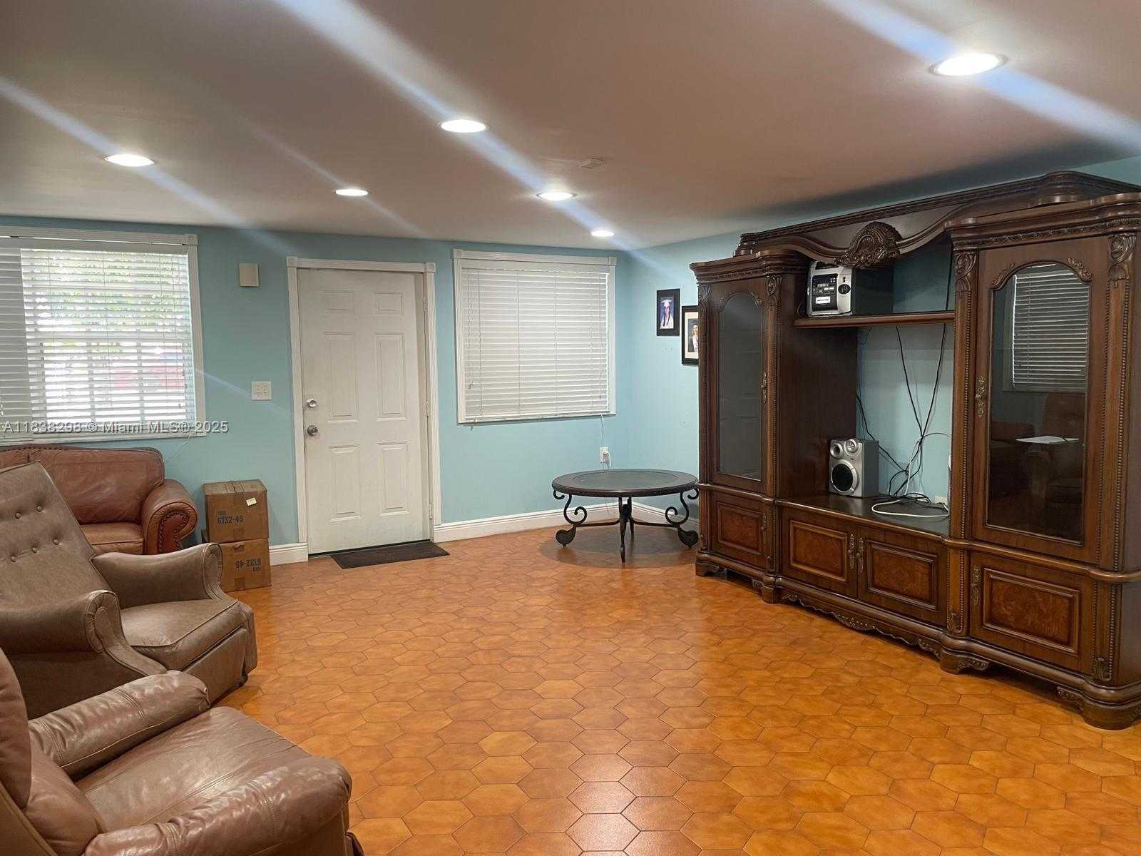 Small Image of 292 WEST 39TH PL, Hialeah Number 10