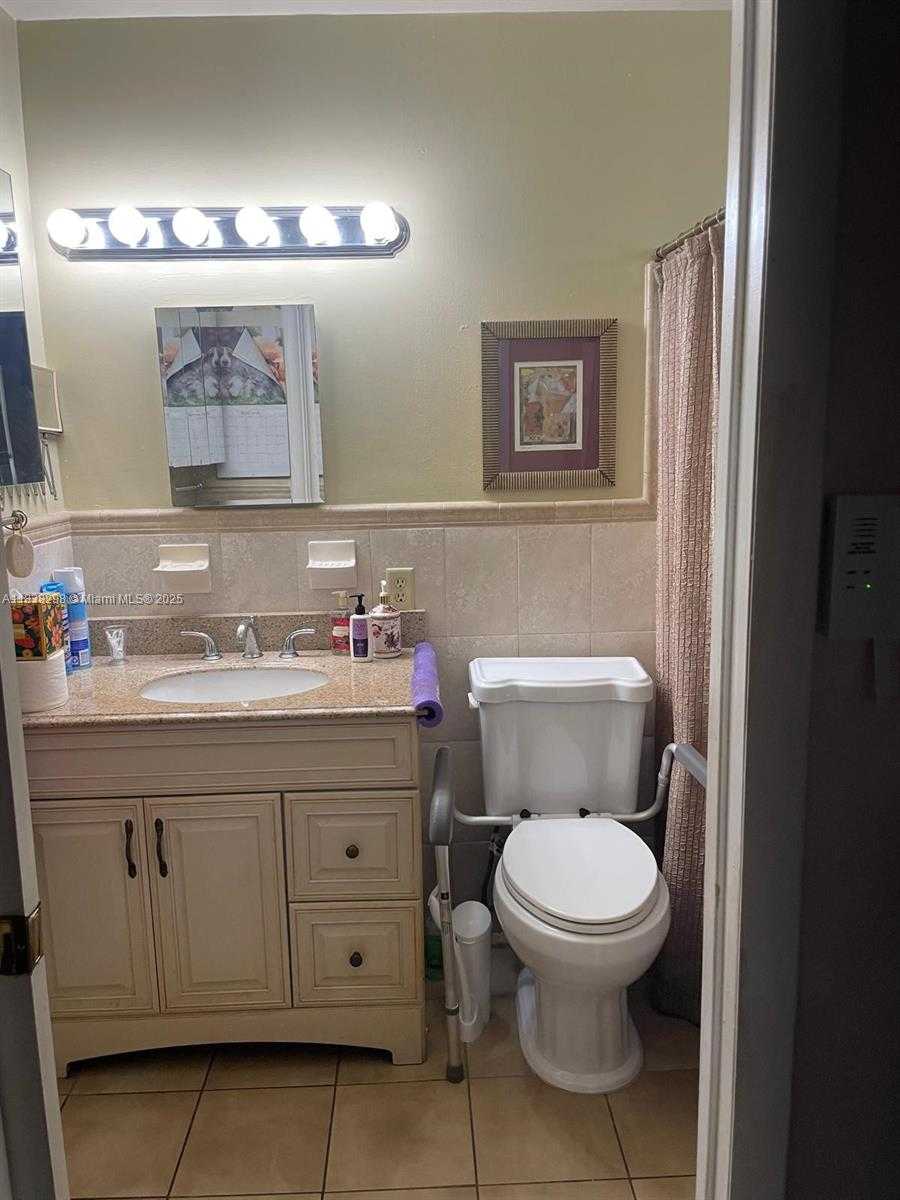 Small Image of 292 WEST 39TH PL, Hialeah Number 12