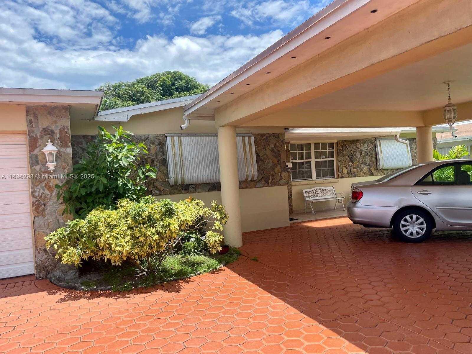 Small Image of 292 WEST 39TH PL, Hialeah Number 3